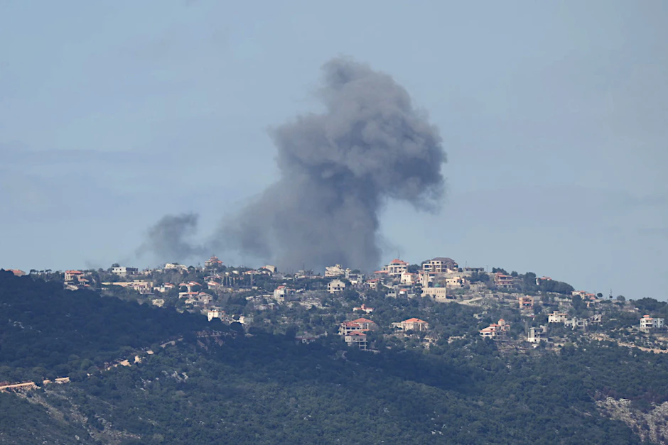 Nachdem das israelische Militär drei Raketen aus dem Libanon abgefangen hat, folgen nun Angriffe auf Ziele der Hisbollah.