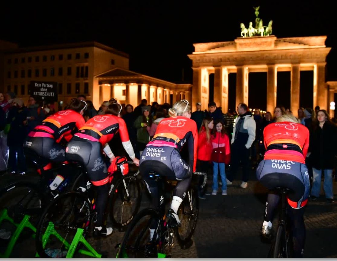 Image - „Earth Hour“ - WheelDivas strampeln in Berlin das Licht wieder an