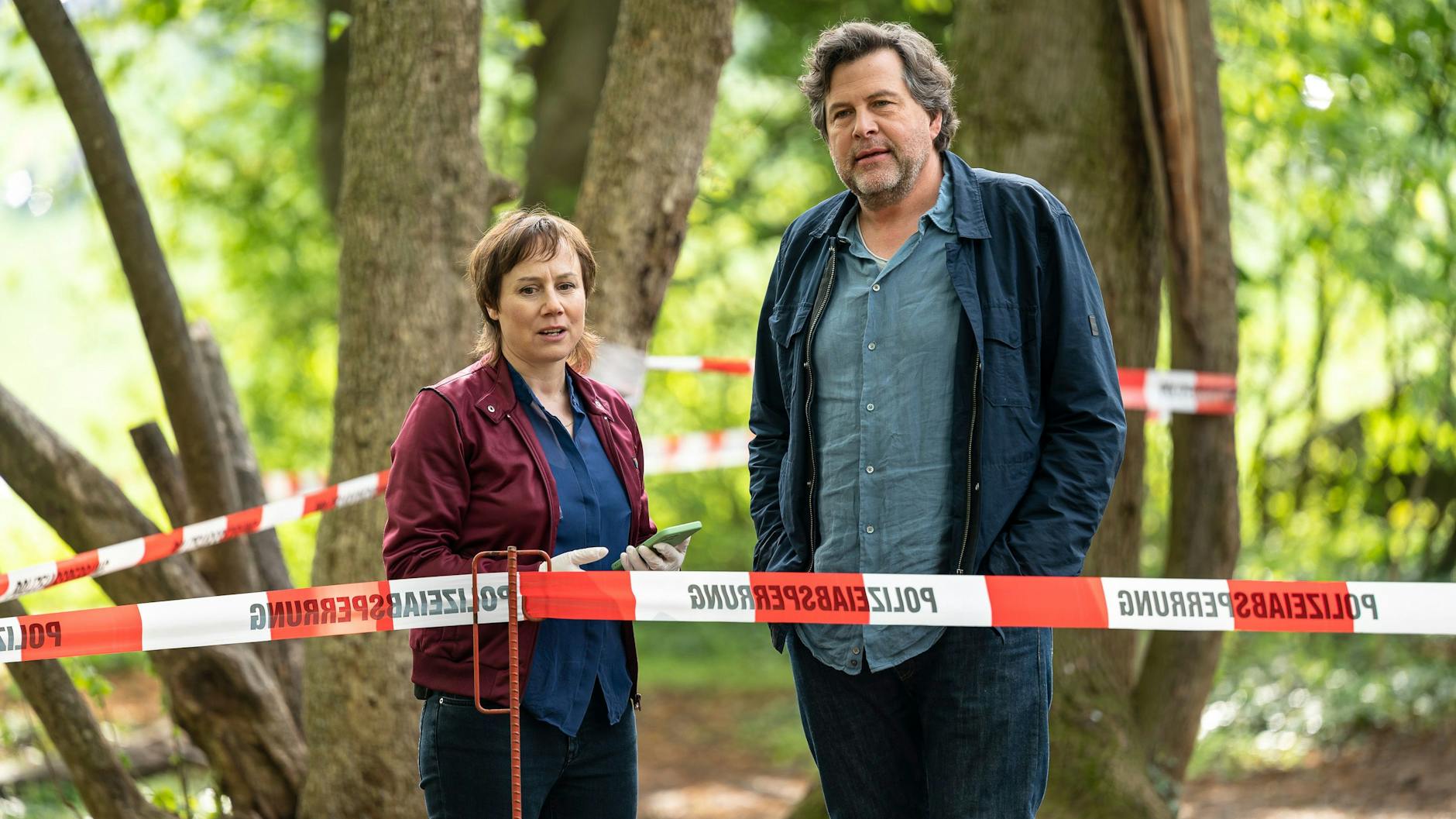 Eva Löbau und Hans-Jochen Wagner als Kommissare Franziska Tobler und Friedemann Berg im Schwarzwald-„Tatort“.