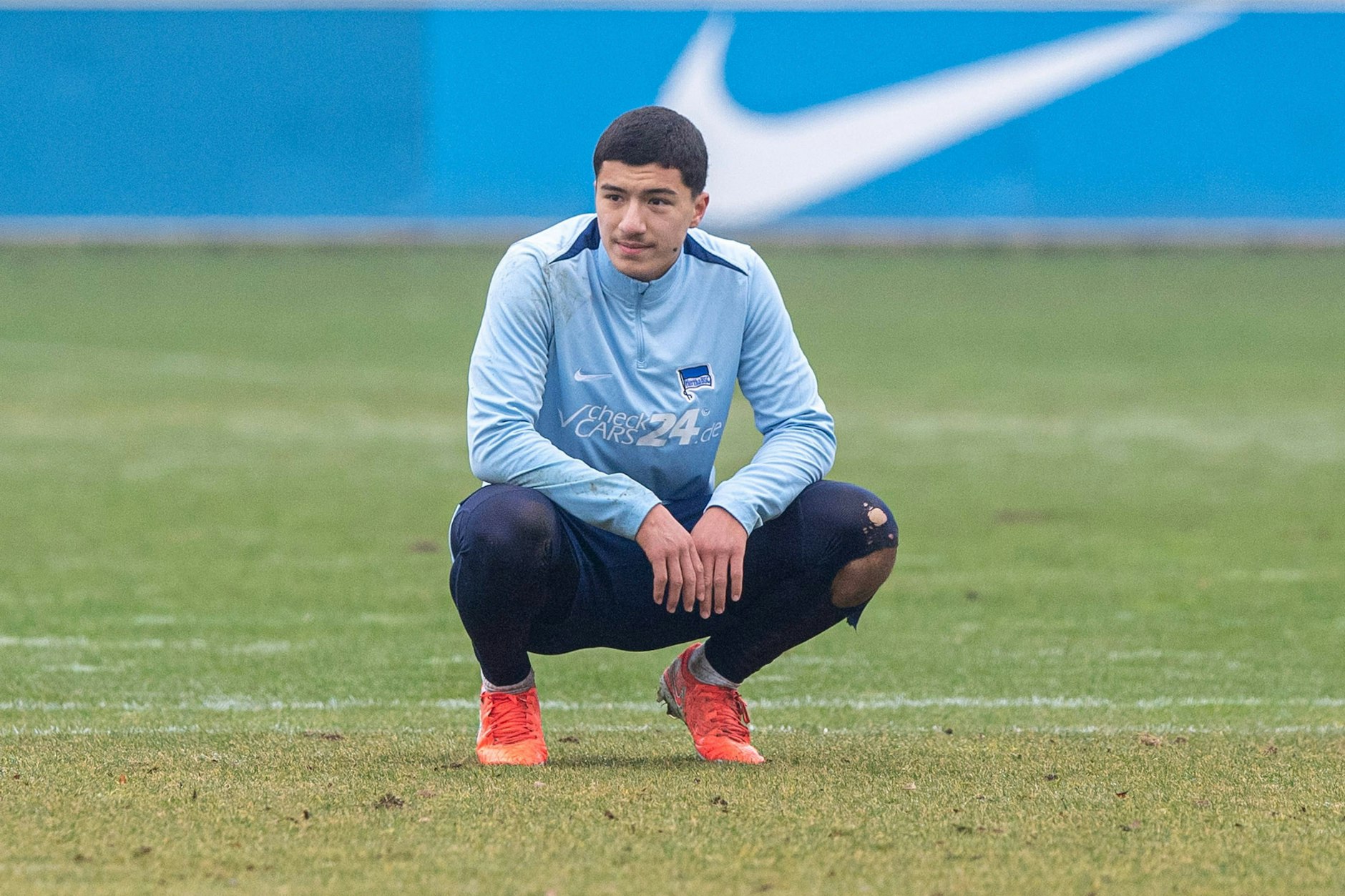 Herthas Ibo Maza denkt momentan viel über seine Zukunft nach. Er kann sich die Topklubs aussuchen.