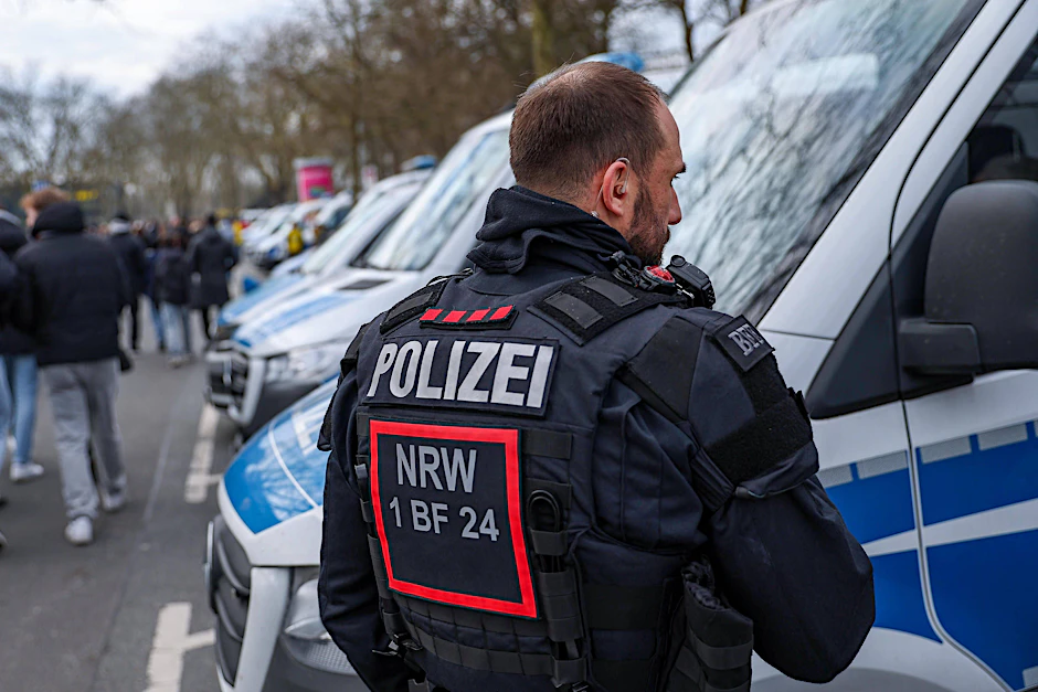 Ein Polizist der Polizei Stuttgart.