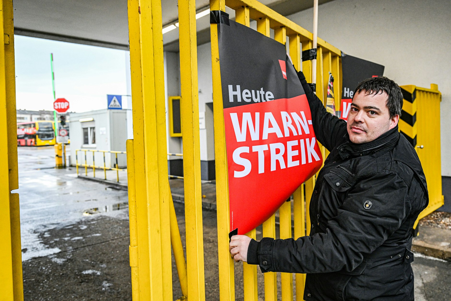 Jeremy Arndt ist der Verhandlungsführer im aktuellen Tarifstreit bei der BVG. Der Verdi-Mann setzt dabei voll auf die Streikkarte.