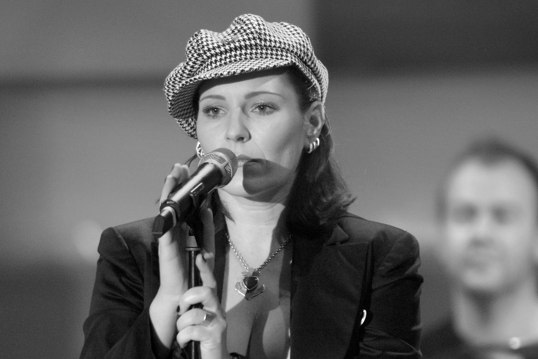 Die Berliner Rosenstolz-Sängerin AnNa R. (1969–2025), hier bei einem Auftritt 2006