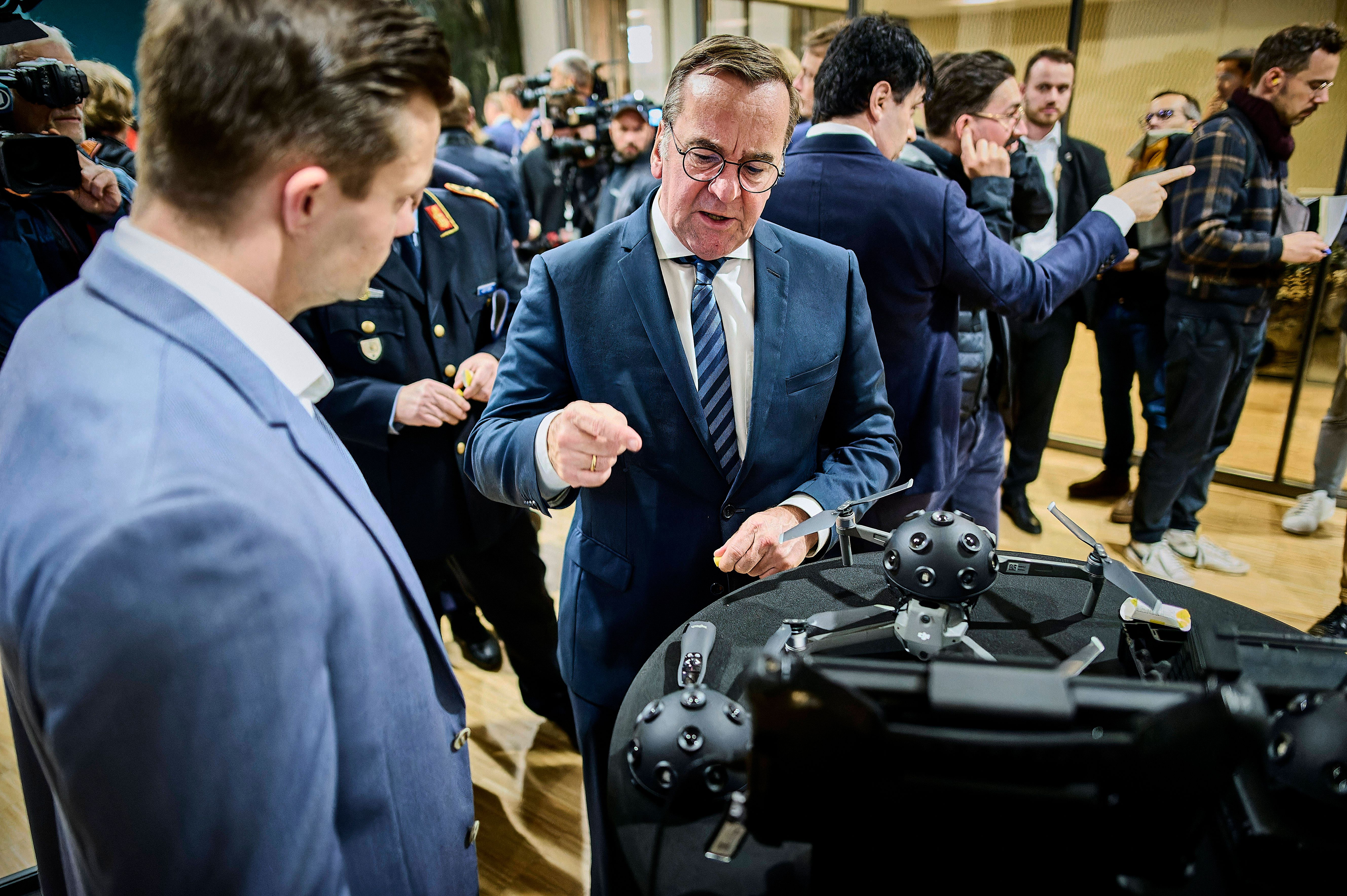 Sind wir denn schon im Krieg? Berliner Unternehmen stellen auf Rüstung um!