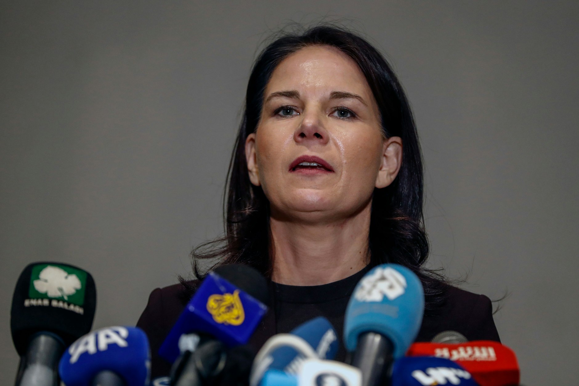 Außenministerin Annalena Baerbock spricht bei einer Pressekonferenz in Damaskus.