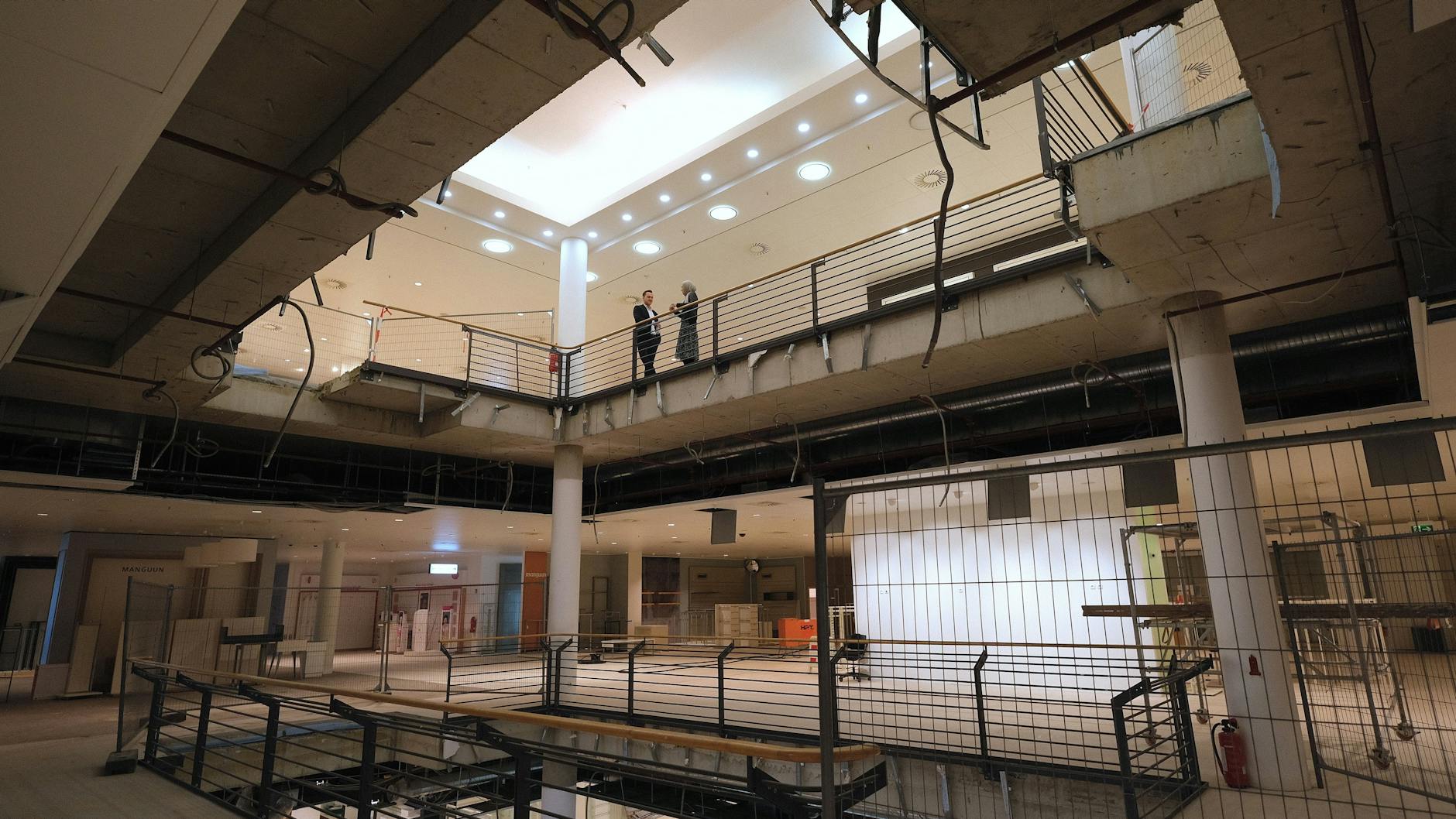 Die einstigen Kaufhof-Etagen werden in dem Ring-Center III für die neuen Mieter umgebaut.