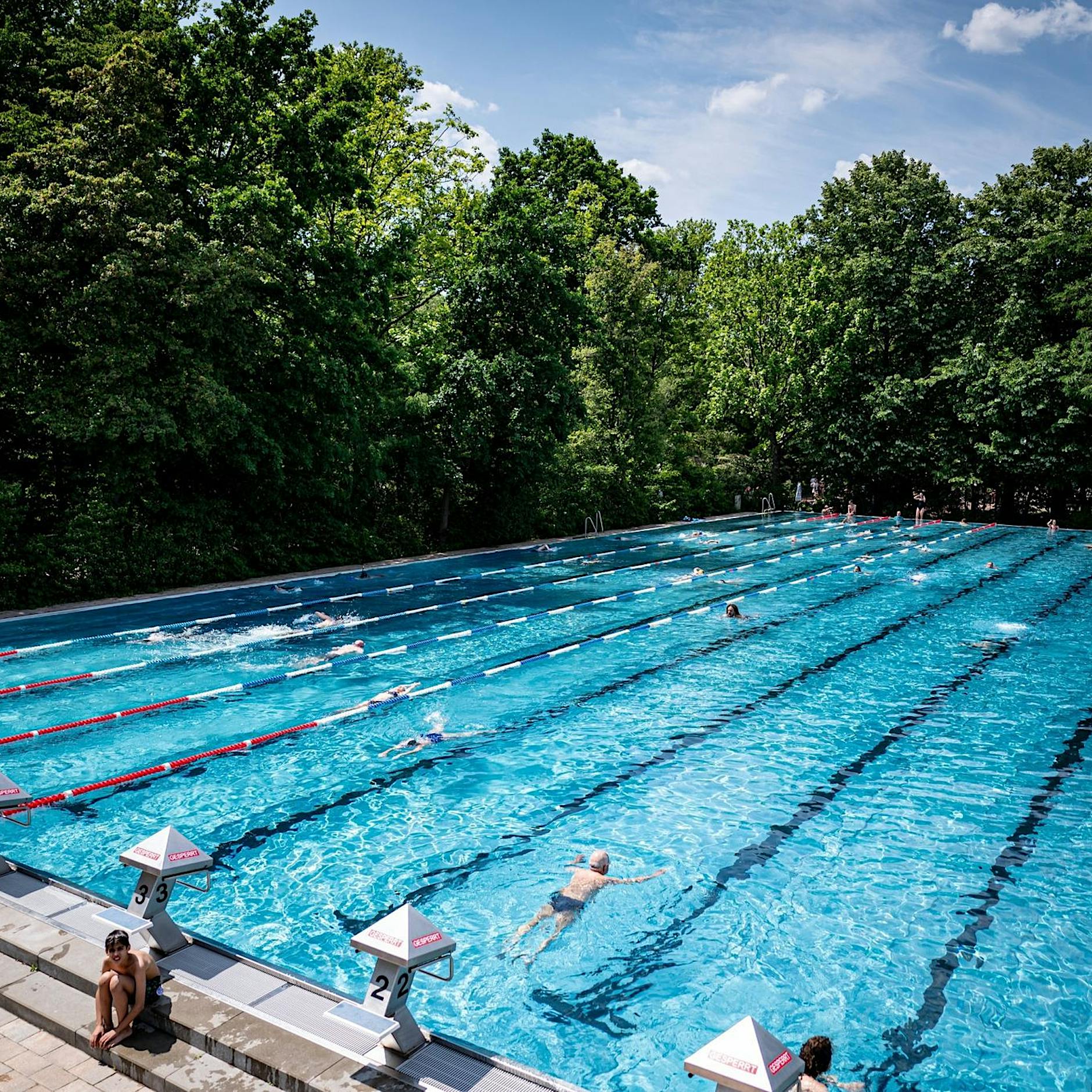 Kommentar: Weil die Berliner Bäder sparen sollen, müssen die Badegäste nun frieren