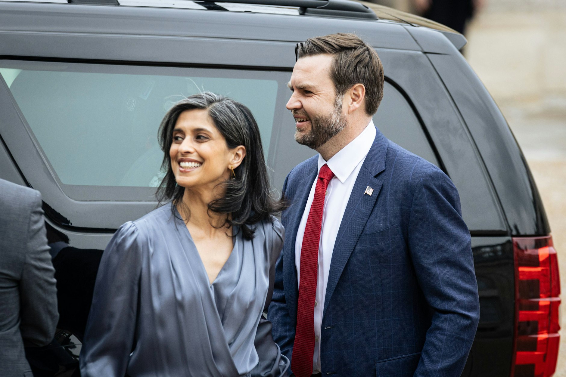 Der US-Vizepräsident, J.D. Vance (r.), und seine Ehefrau, Usha, die eine US-Delegation nach Grönland leiten wird.