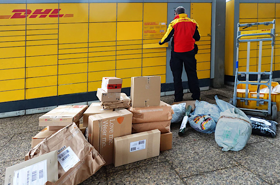 Im Berliner Bezirk Tempelhof-Schöneberg gibt es nun eine solarbetriebene DHL Packstation.