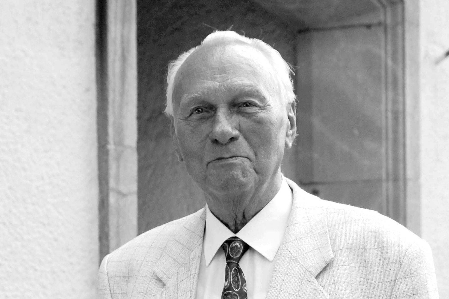 Fritz Streletz (Ex-Generaloberst der NVA) 2011 bei der Vorstellung seines Buches „Ohne Mauer hätte es Krieg gegeben“. Nun ist der letzte stellvertretende DDR-Verteidigungsminister gestorben.