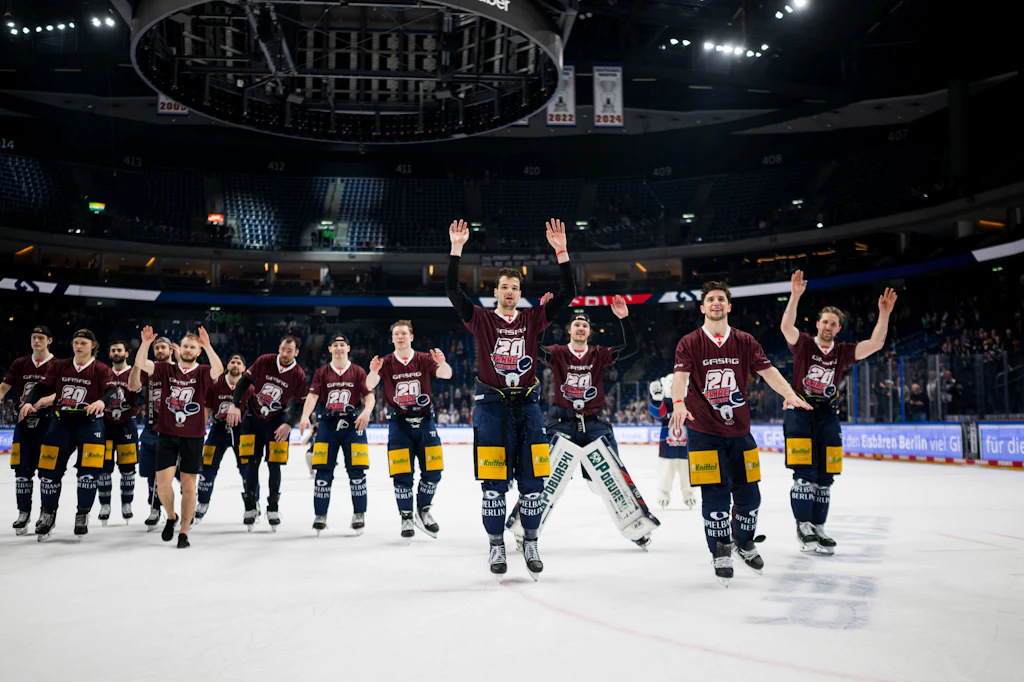 Meister-Mathe mit den Eisbären: 4:1 ist 18, 18 plus acht wäre dann 11