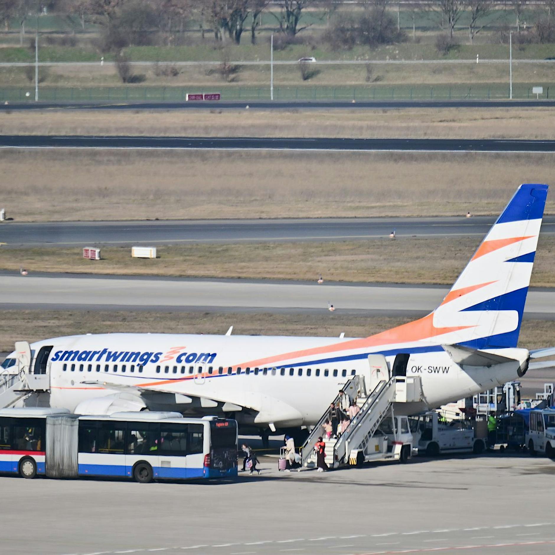 Gerichtsurteile erzwingen Kurswechsel: Afghanen-Flieger am Montag erwartet