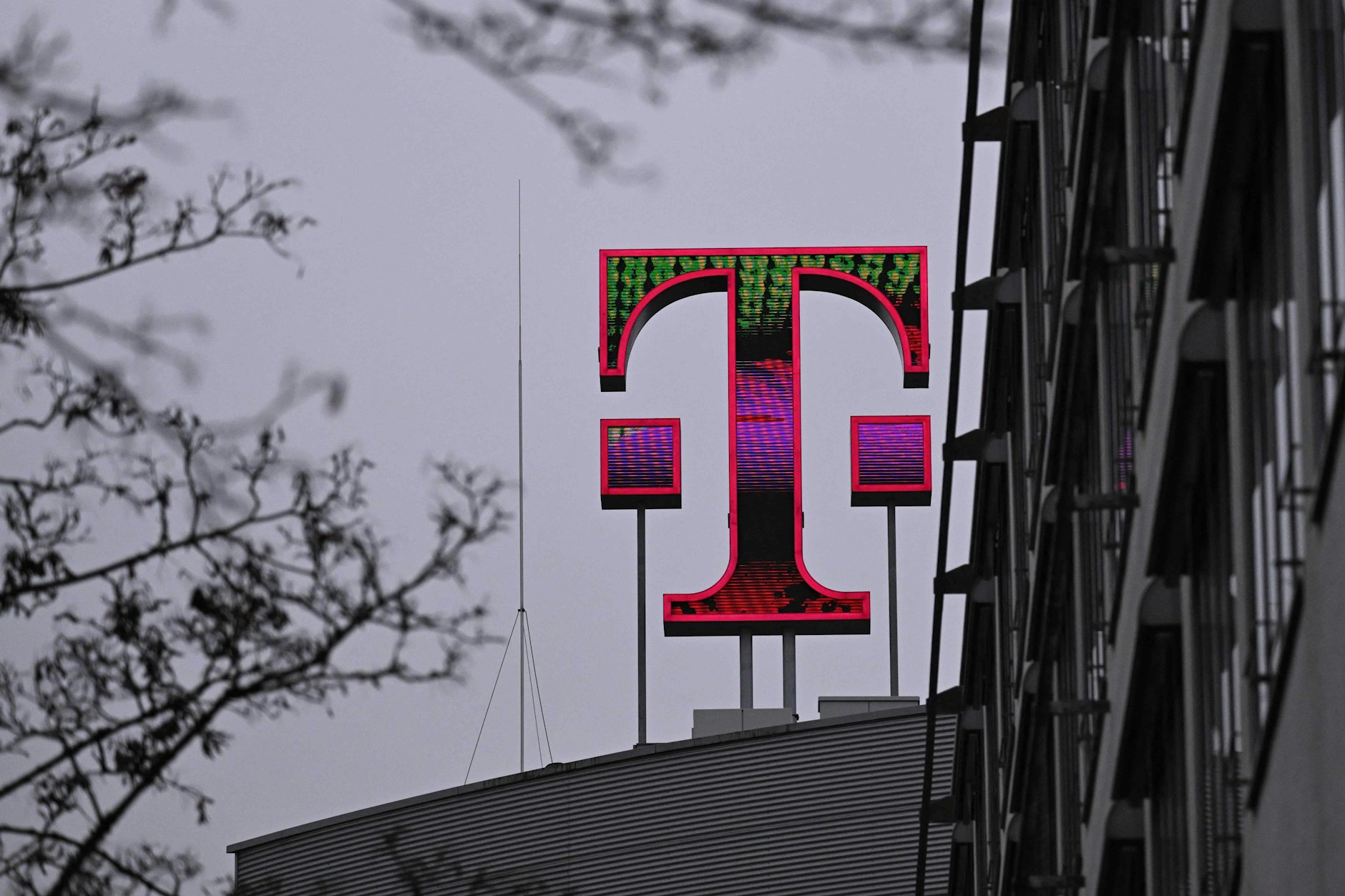 T wie traumatisierend: Ob sich die Telekom mit ihrem neuen Werbeclip einen Gefallen getan hat?