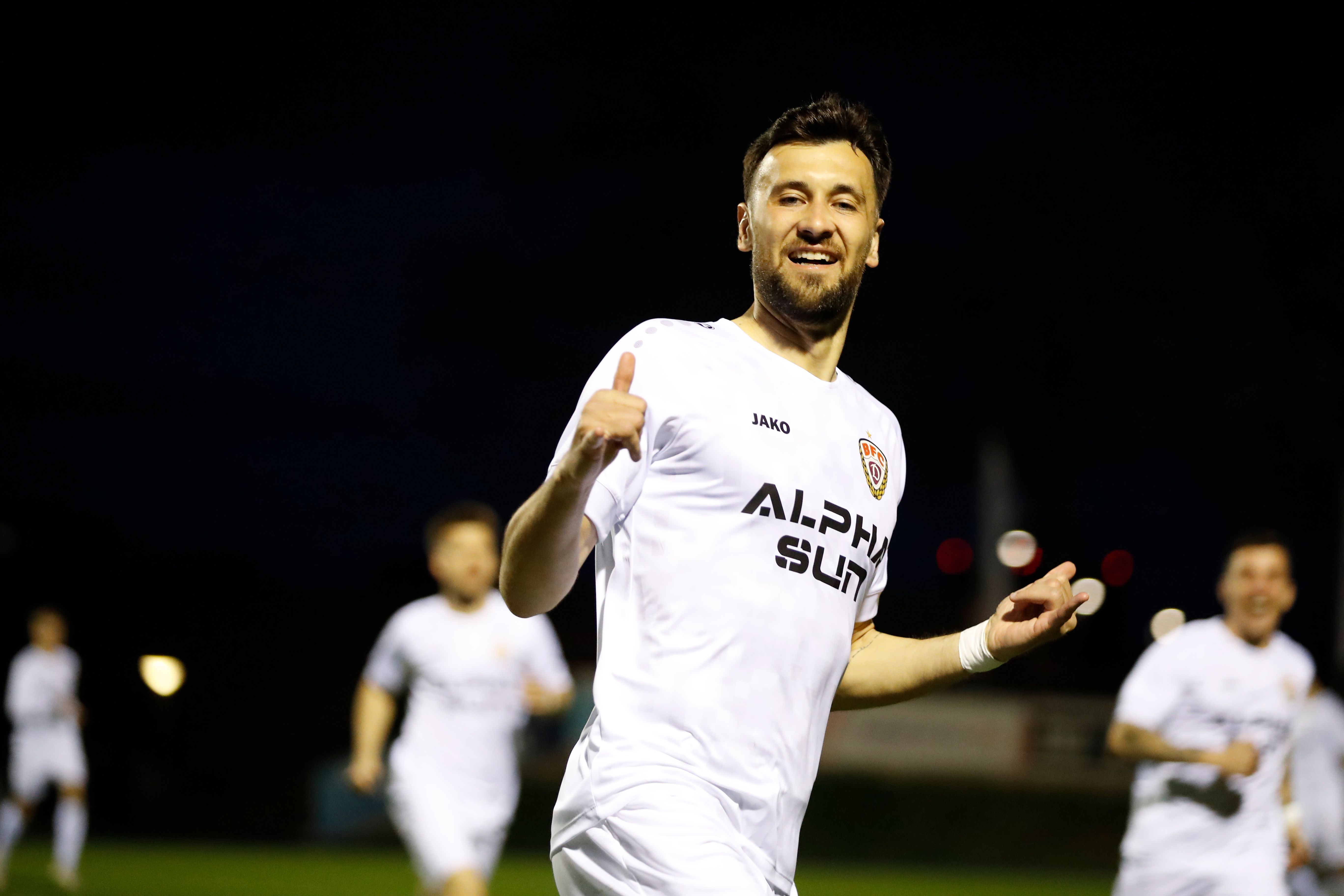 BFC-Kracher: Plötzlich fliegt der Dynamo-Knoten richtig  auseinander