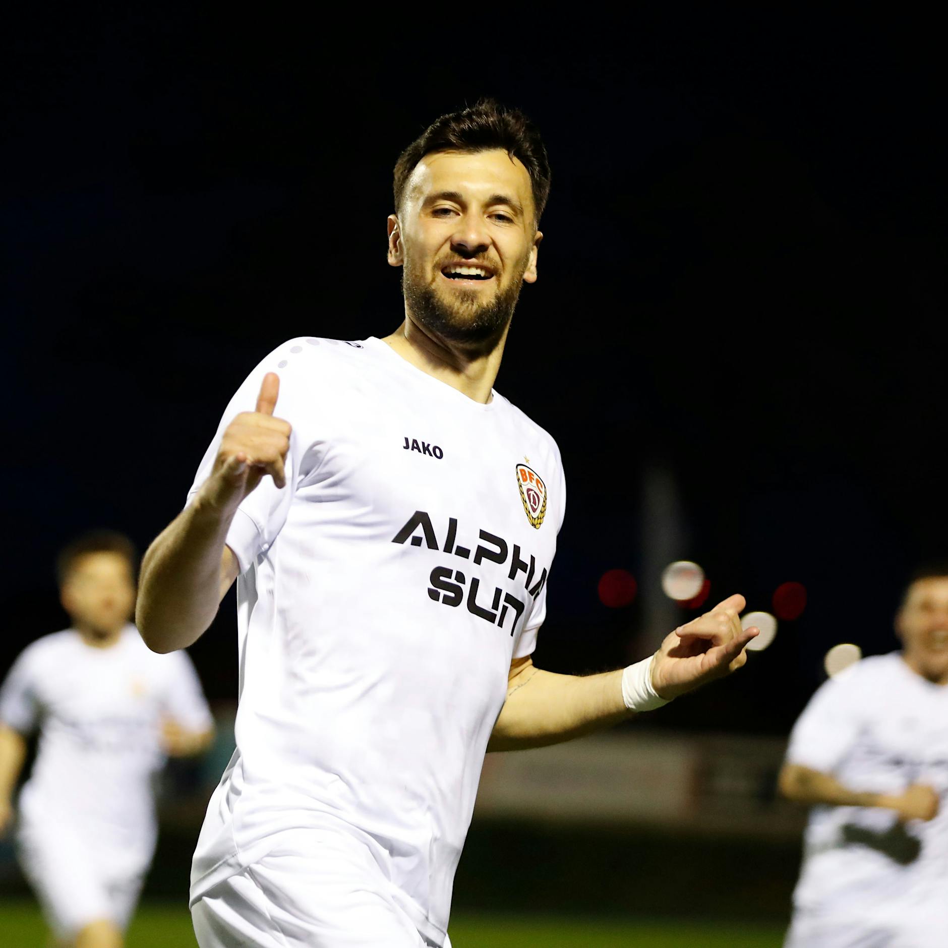 BFC-Kracher: Plötzlich fliegt der Dynamo-Knoten richtig auseinander