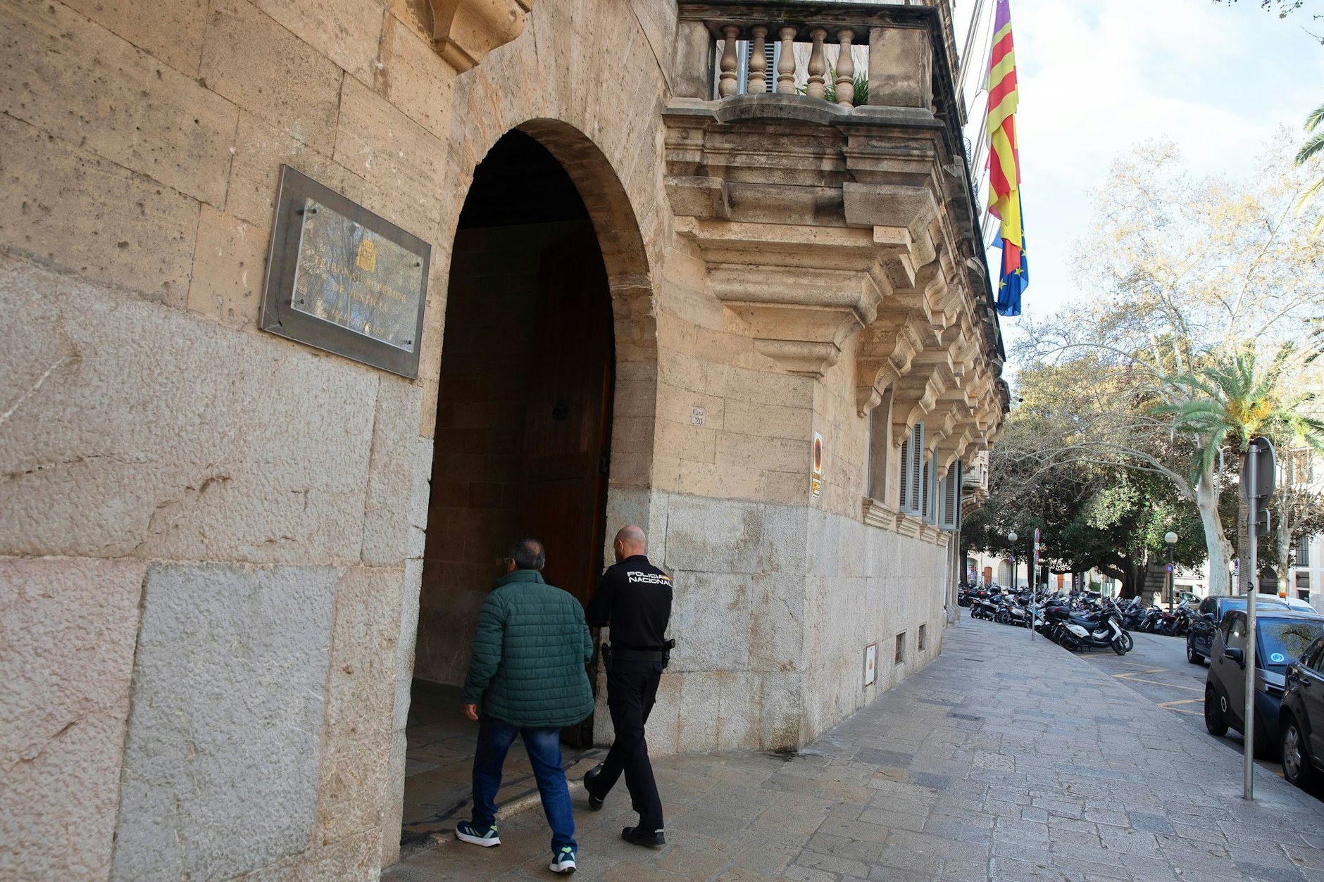 Das Landgericht in der Inselhauptstadt verurteilte den Berliner zu 18 Jahren Haft.