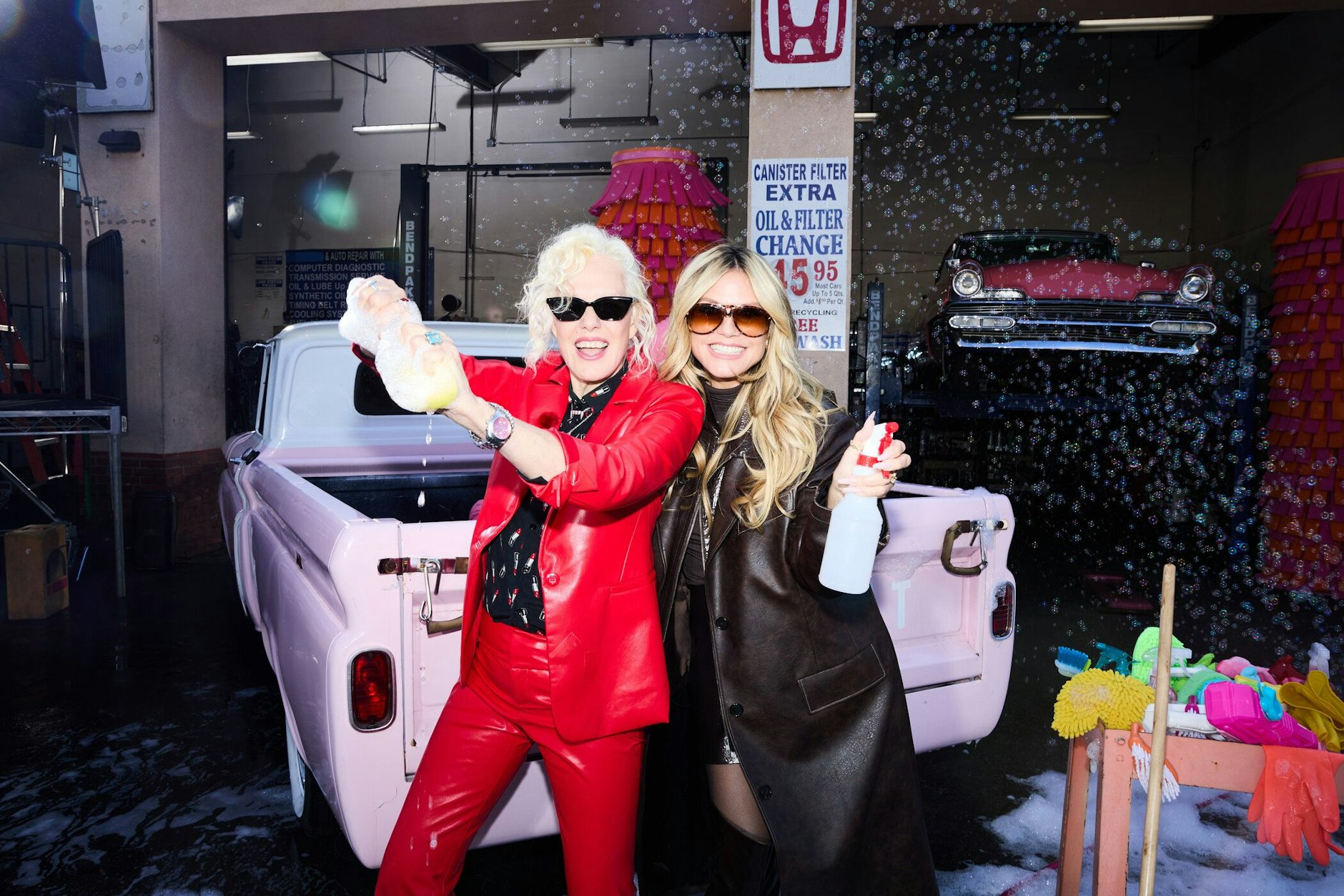 Heidi Klum mit Fotografin Ellen von Unwerth beim GNTM-Shooting.