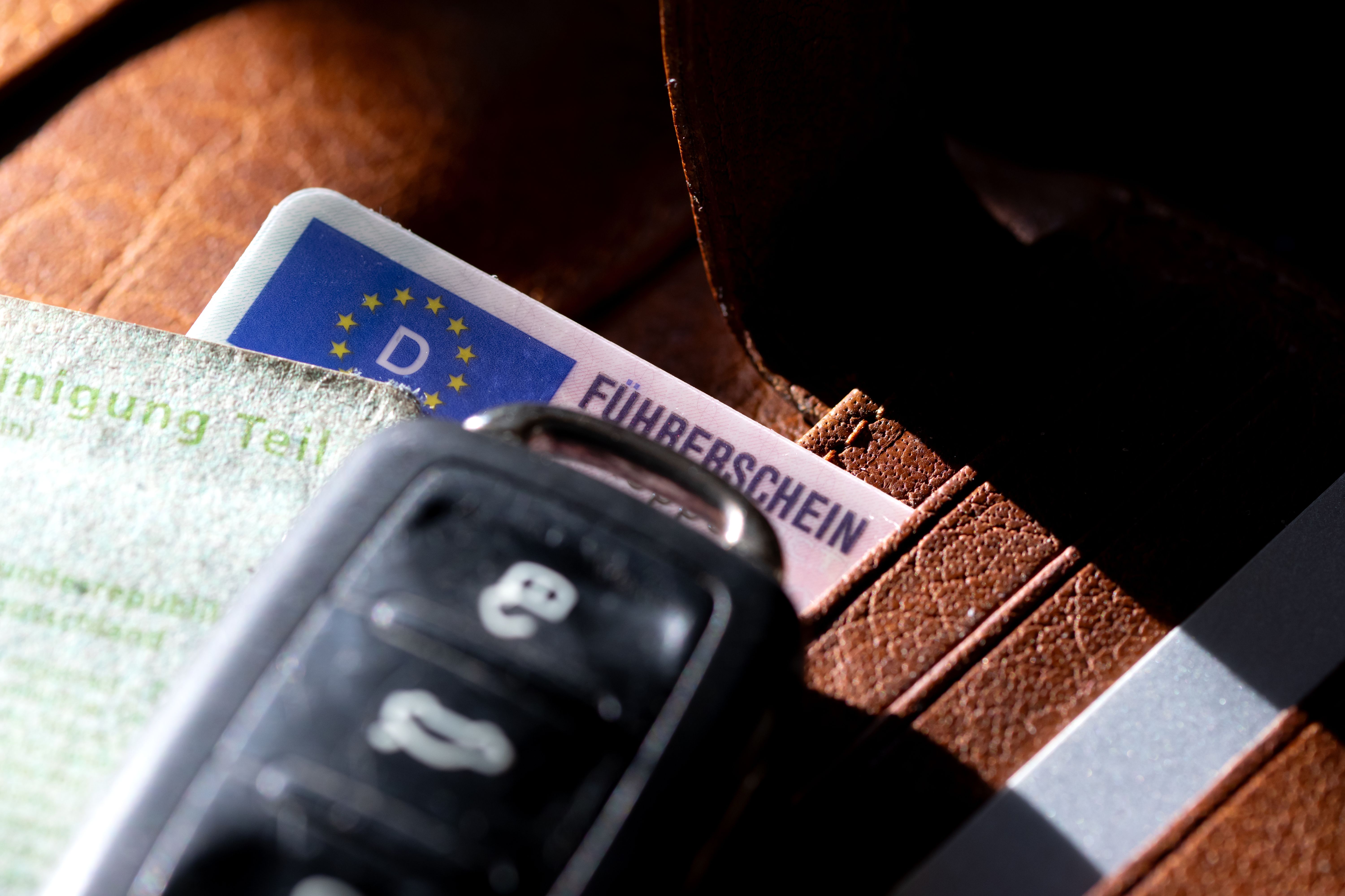 Kürzungen beim Elterngeld, Führerschein, Reisen: Was sich im April ändert