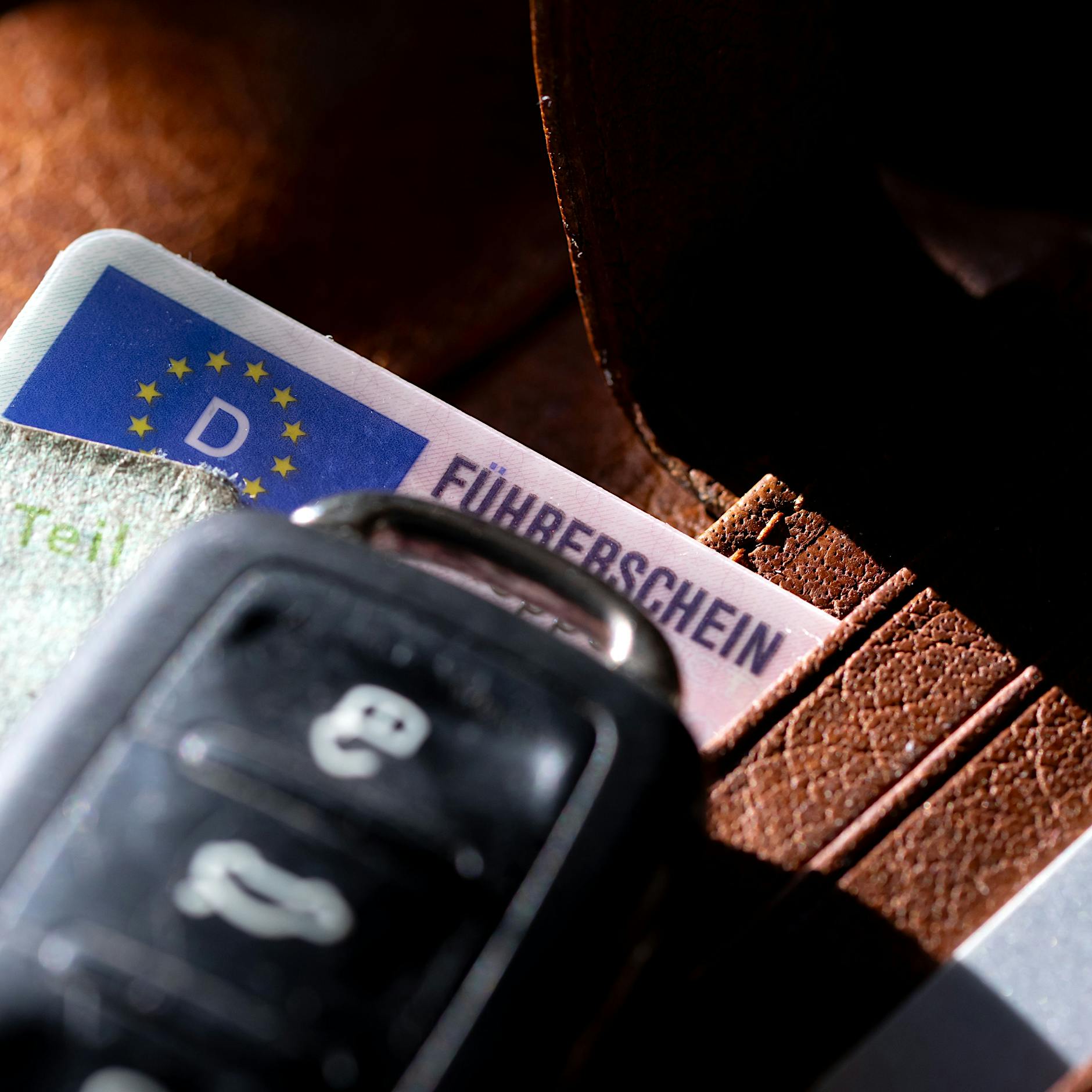 Kürzungen beim Elterngeld, Führerschein, Reisen: Was sich im April ändert