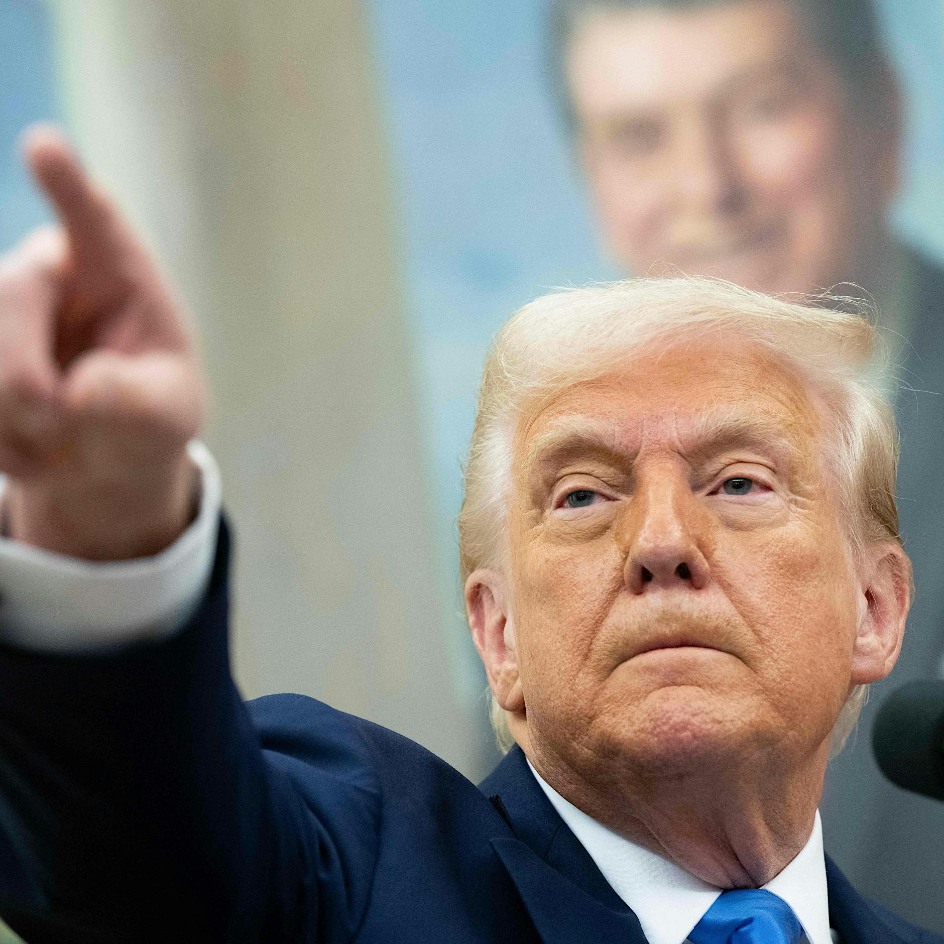 Zu „woke“? Donald Trump geht gegen Diversity in Europa vor