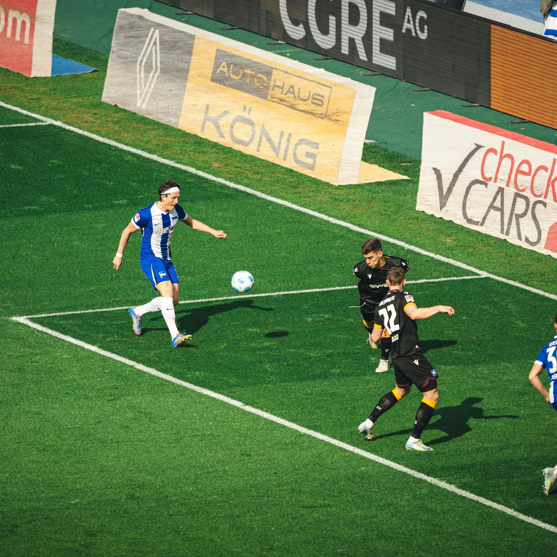 In der 47. Minute lupfte Fabian Reese wunderschön zum 2:0 ins Karlsruher Tor.