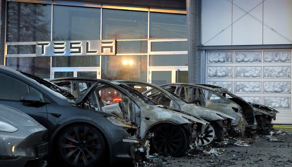 „Tesla Takedown“: Weltweiter Protesttag gegen Elon Musk – Aktionen auch im Raum Berlin