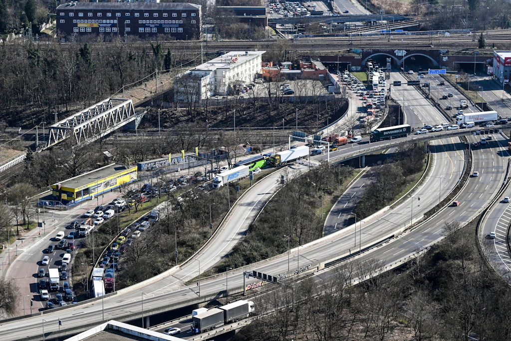 Staus und Bahn-Chaos: DIESE Sperrungen nerven Berliner und Pendler