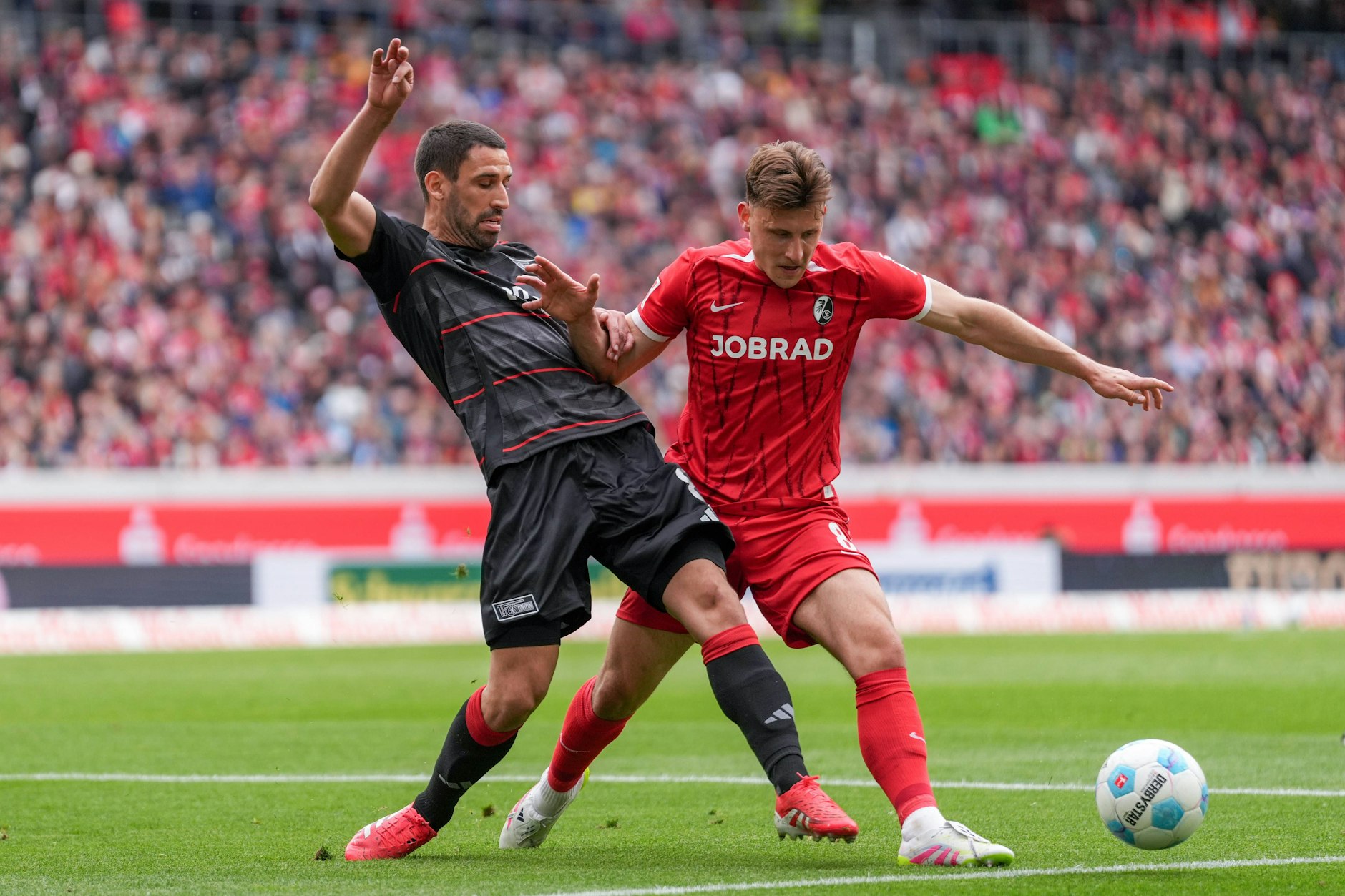 Rani Khedira (l.) erzielte in Freiburg sein erstes Bundesliga-Tor seit fast zwei Jahren.