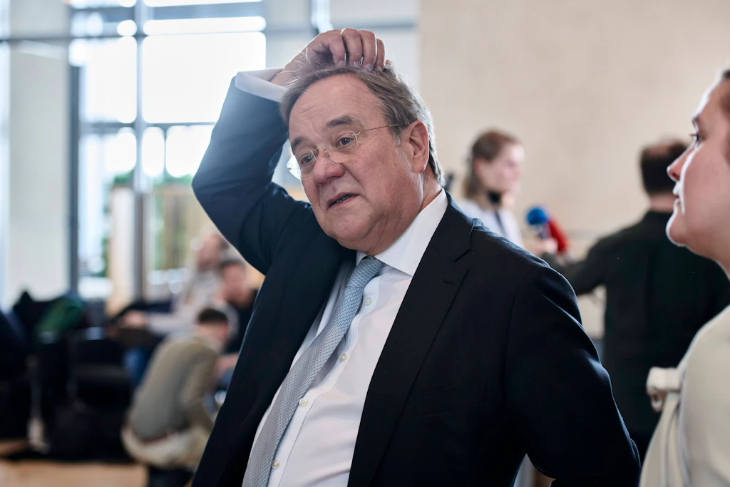Mit fast „100 Sachen“ durch Aachen – Fahrverbot für Armin Laschet (CDU)