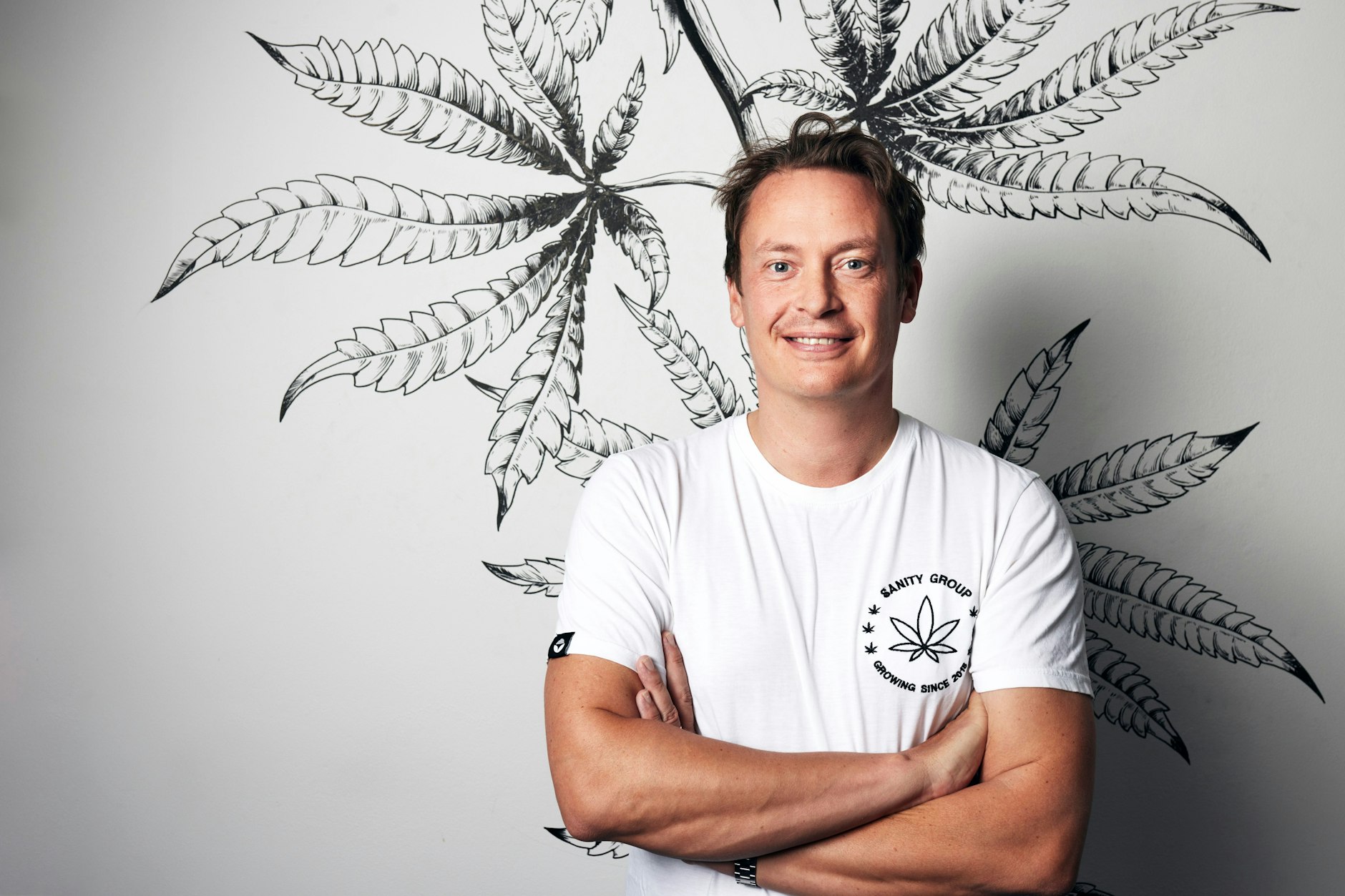 Bereits seit 2002 setzt sich Sanity-Group-Gründer Finn Hänsel unter anderem als Mitglied der Jungen Union Flensburg (JU) für die Legalisierung ein. Nach mehreren Gründungen führt er nun Europas heißeste Cannabismarke an.