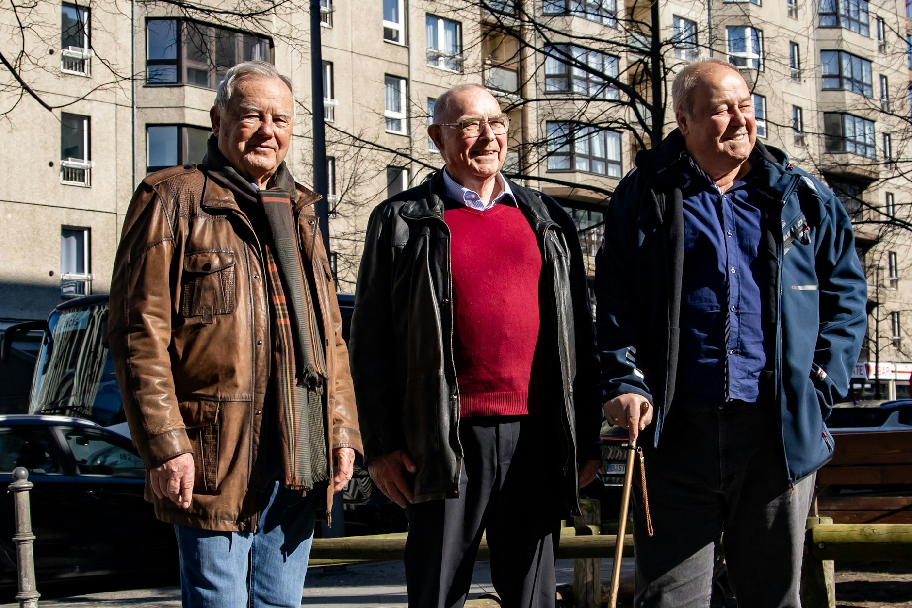 Werner Heinze, Harri Hahn und Dr. Udo Purtak (v.l.n.r.) waren an leitender Stelle am Bau von vielen Tausend Neubauwohnungen in Ost-Berlin beteiligt. Die Wilhelmstraße, seit 2021 denkmalgeschützt, war ihre letzte Baustelle.