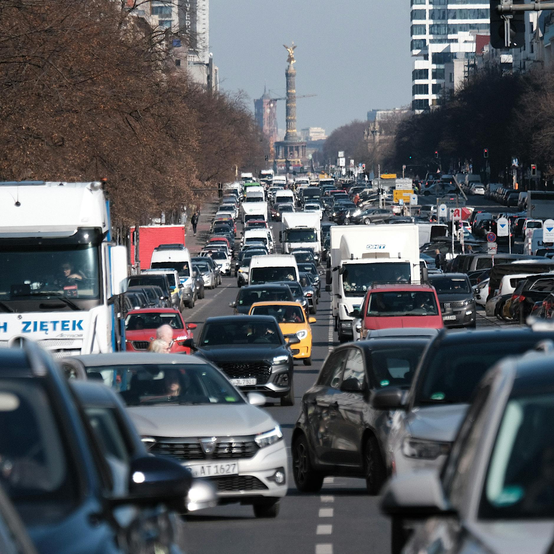 A100-Verkehrschaos: Können Anwohner die Miete mindern, wenn Laster durch den Kiez brettern?