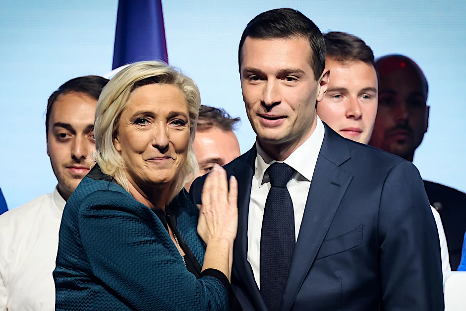 Marine Le Pen und Jordan Bardella bei einer Wahlkampfveranstaltung für die Europawahlen in Paris