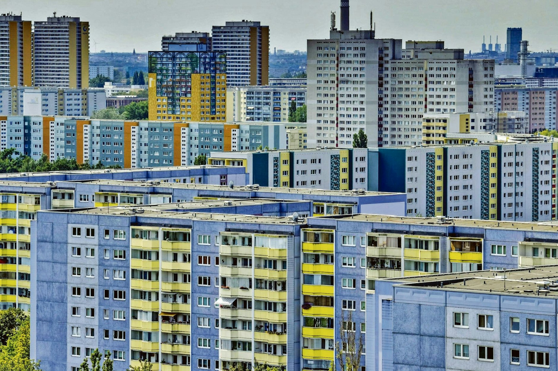 In Marzahn-Hellersdorf soll an der Allee der Kosmonauten ein neunstöckiges Gebäude mit Wohnungen entstehen.