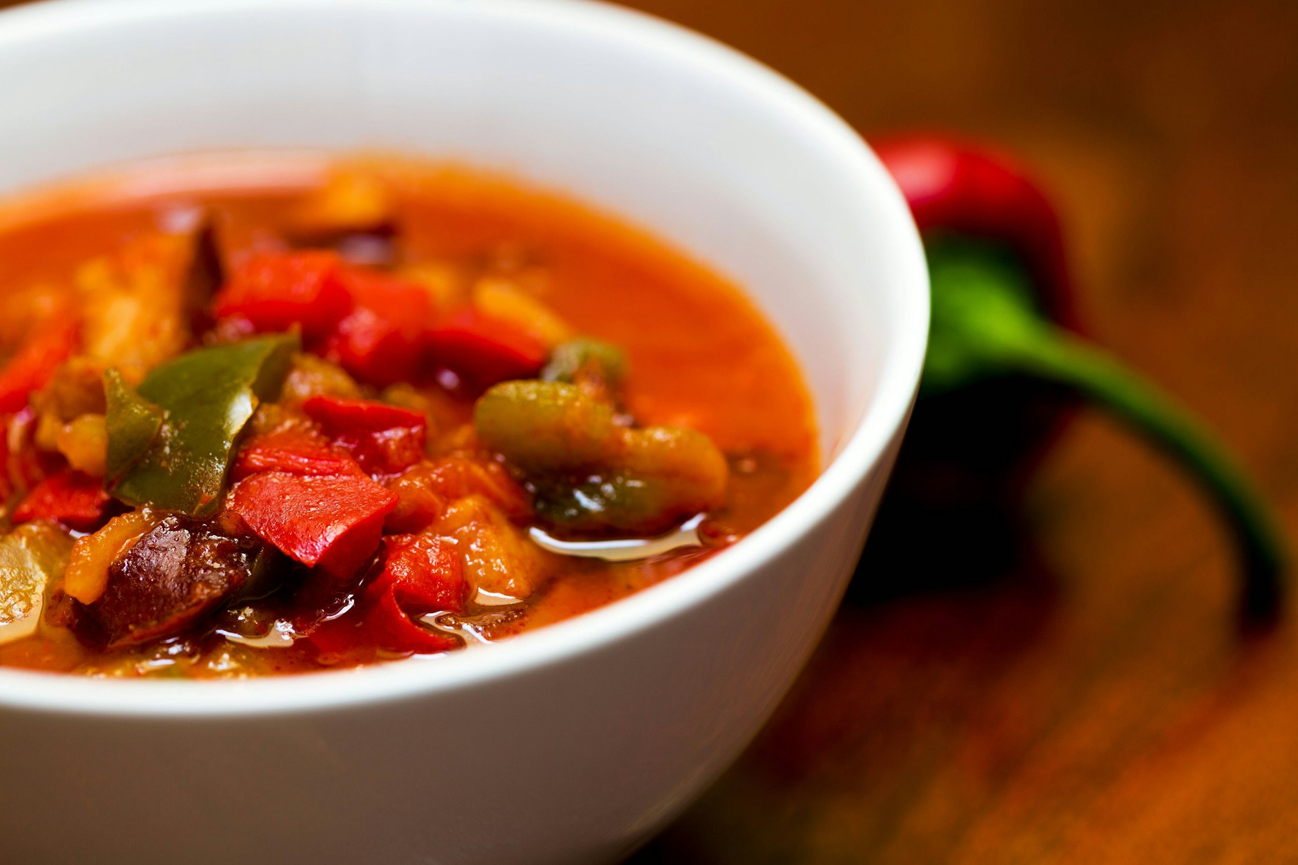 Kennen Sie noch das Rezept für Letscho mit Jagdwurst? Es war in der DDR ein echter Klassiker.