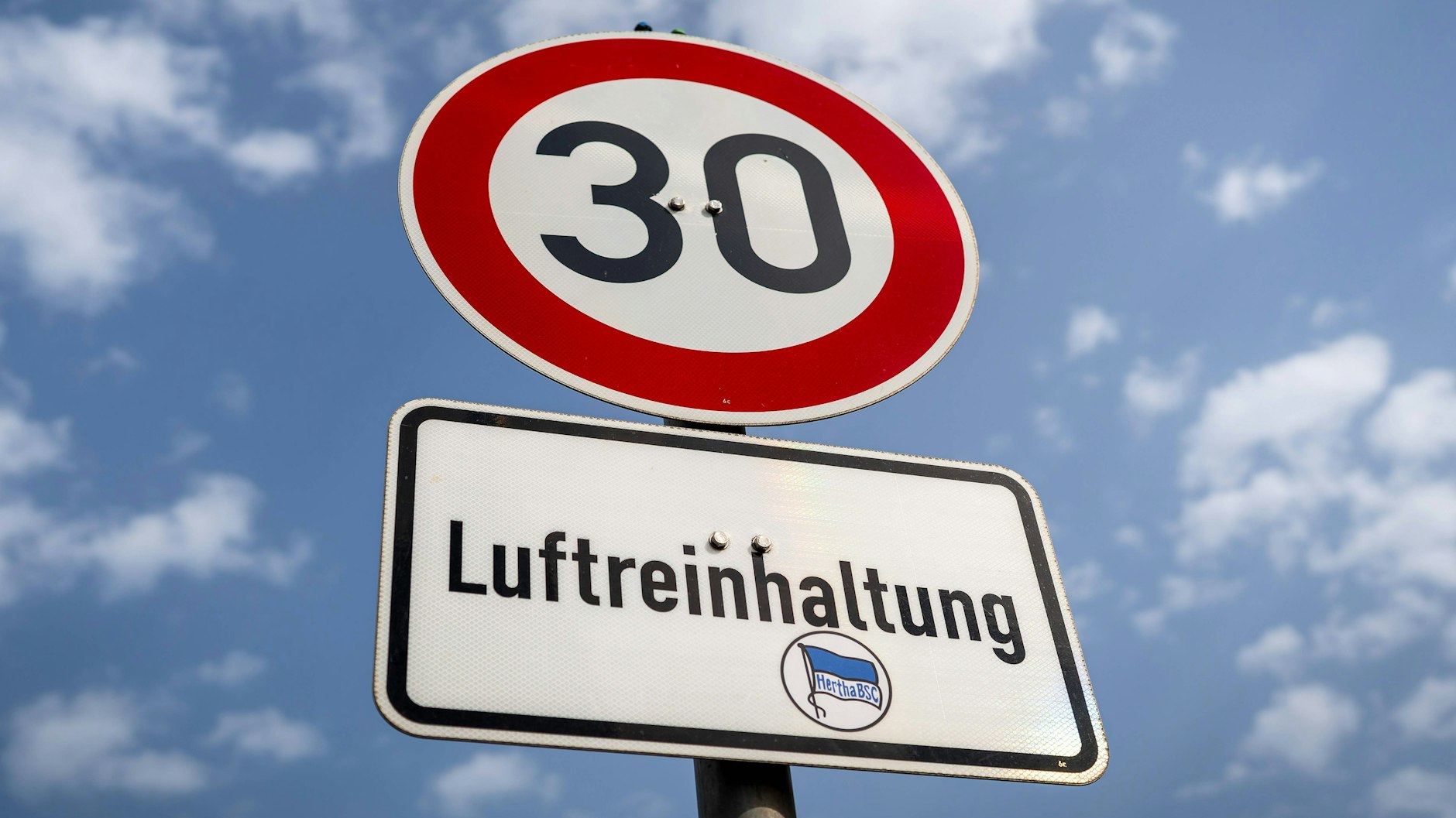 Die Fahrraddemo am Mittwoch richtet sich gegen den Plan, dass einige Tempo-30-Zonen wieder zu Tempo-50-Zonen gemacht werden sollen.