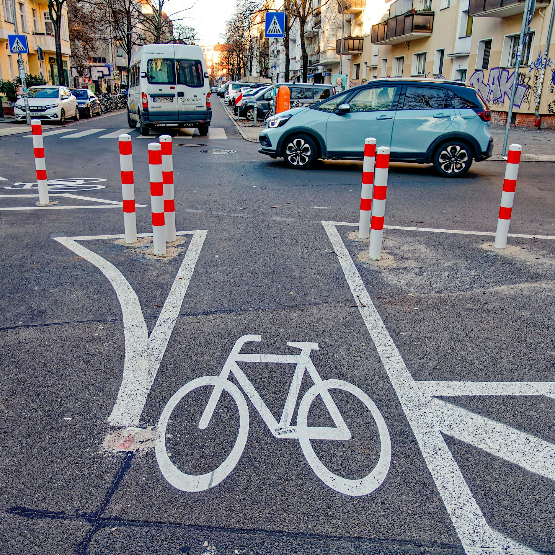 Streit um Poller in Neukölln: Anwohner aus dem Reuterkiez scheitern vor Gericht