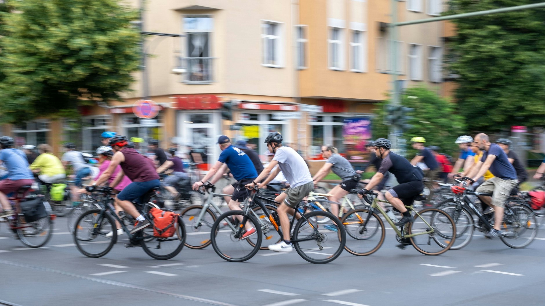 In Berlin gibt es immer wieder Fahrraddemos, organisiert von verschiedenen Initiativen. Auch am Mittwoch machen sich zahlreiche Radler auf den Weg.