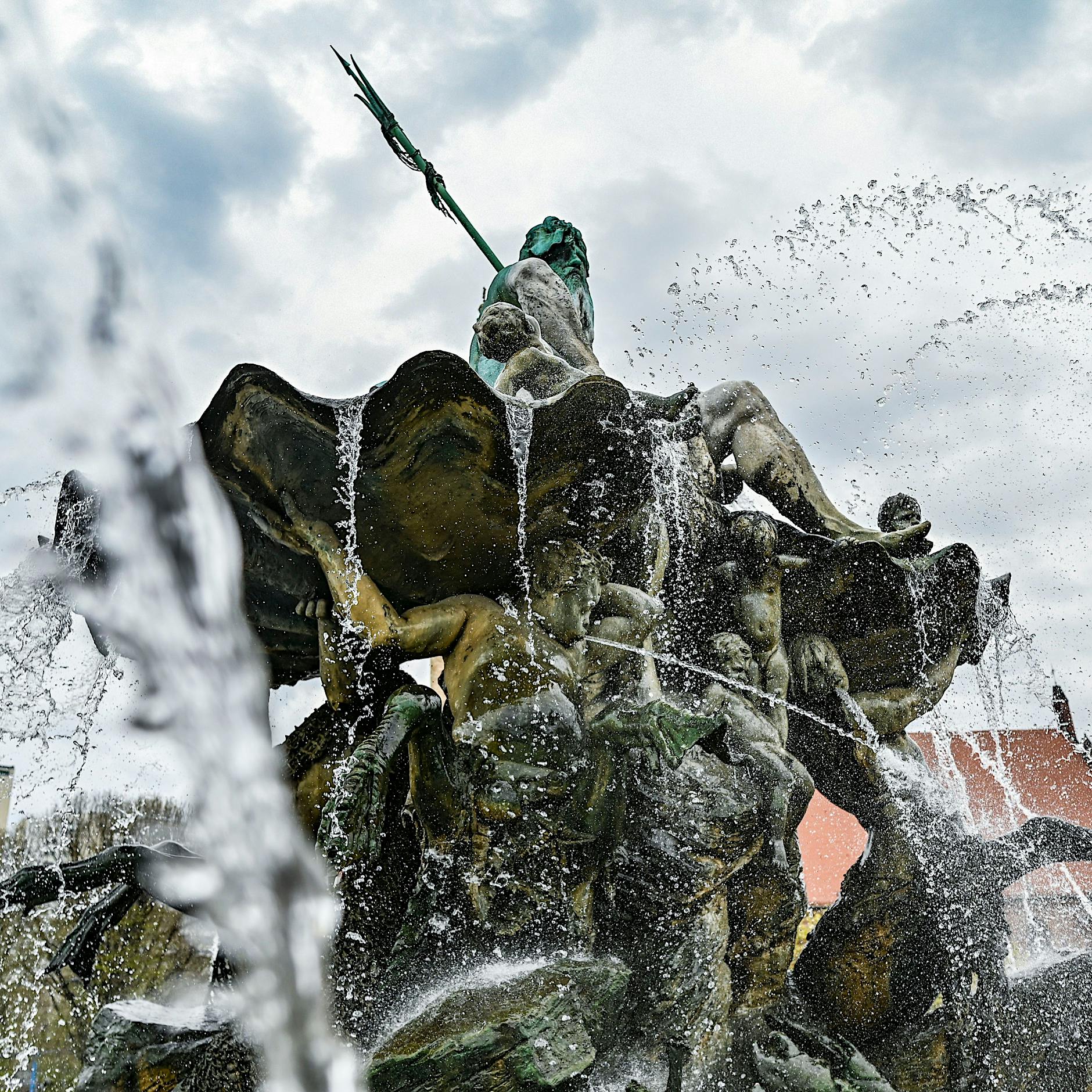 Von 234 Zierbrunnen gehen 187 in Betrieb: So viel Geld geben die Bezirke dafür aus