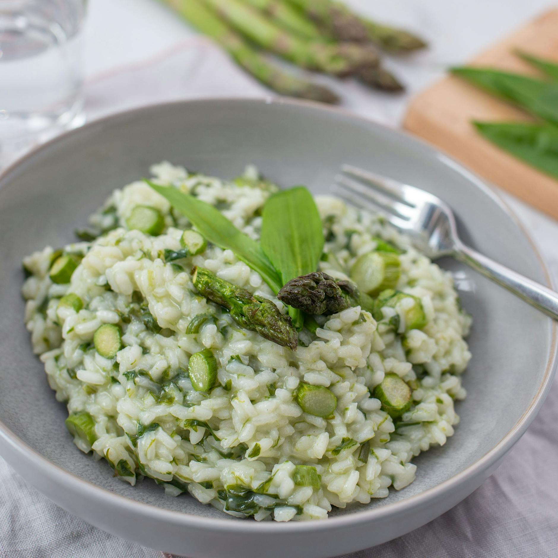 Rezept für cremiges Bärlauch-Risotto – köstlicher Klassiker der Frühlings-Küche