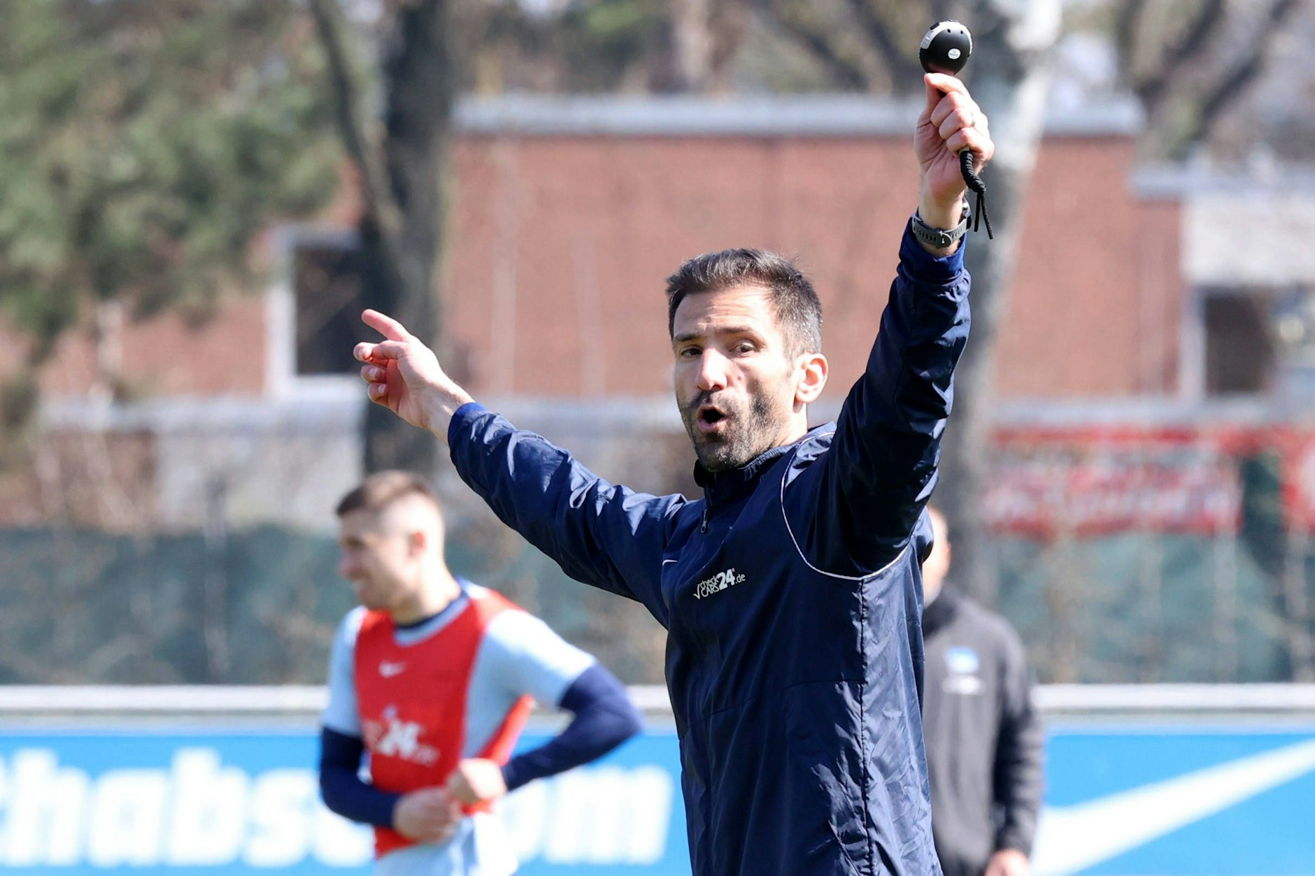 Herthas Co-Trainer Andre Mijatovic war Mittwoch Chef auf dem Schenckendorffplatz.
