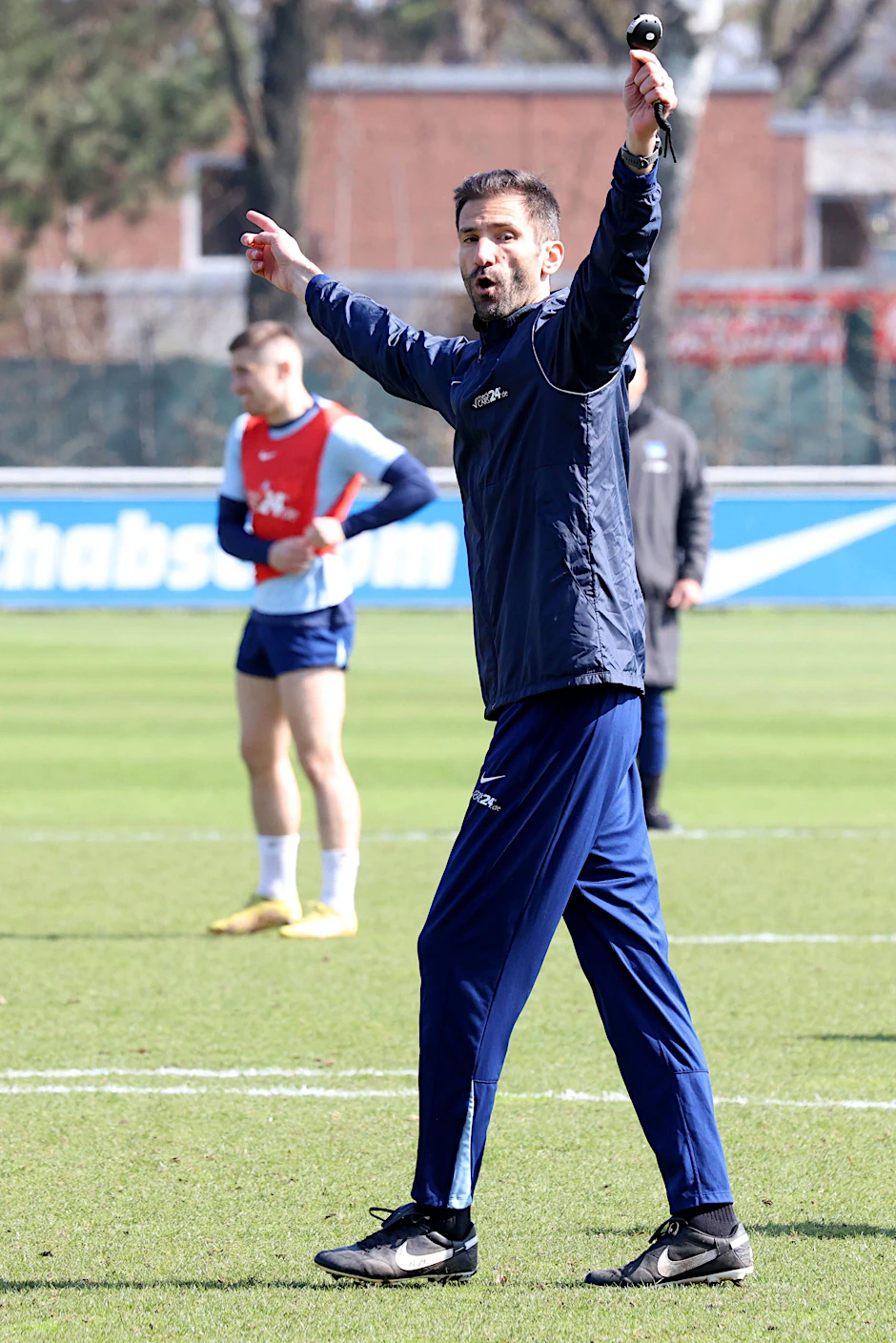 Herthas Co-Trainer Andre Mijatovic war Mittwoch Chef auf dem Schenckendorffplatz.