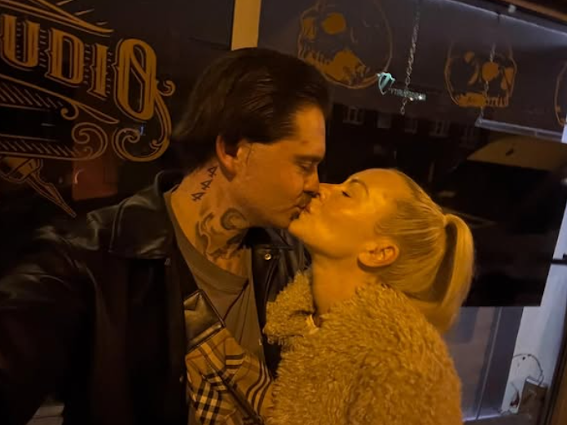 Mit diesem Foto verkündeten Nico und Nina ihre Liebe.