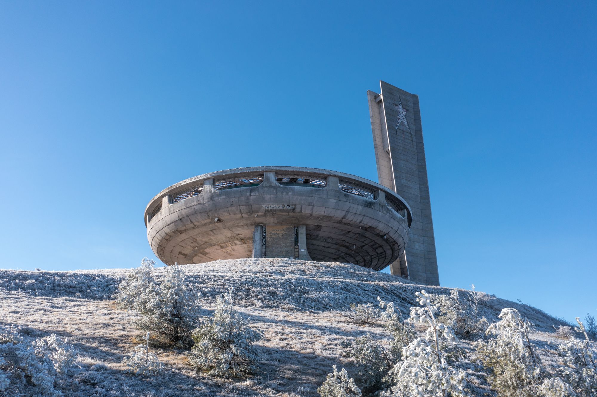 Image - Buzludzha-Denkmal: Warum Bulgariens kommunistisches UFO-Monument bis heute polarisiert