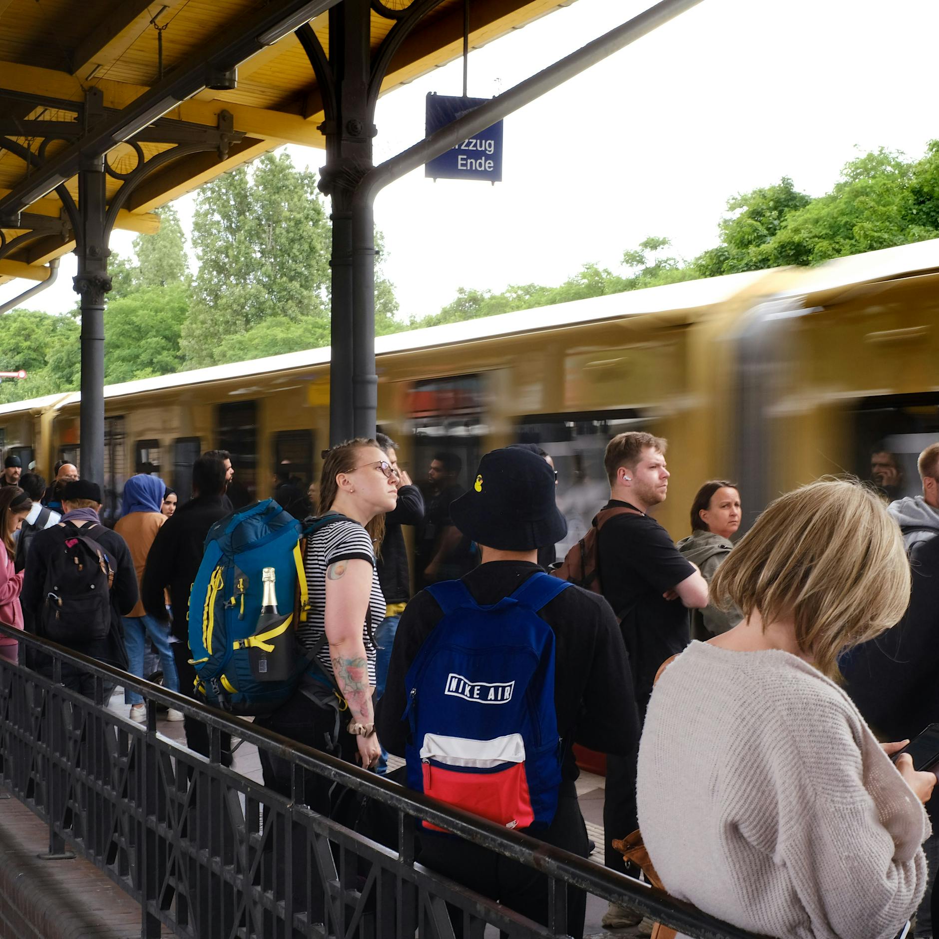 Chaos am Morgen: Hier kommt es bei Berliner S-Bahn und BVG zu Verspätungen