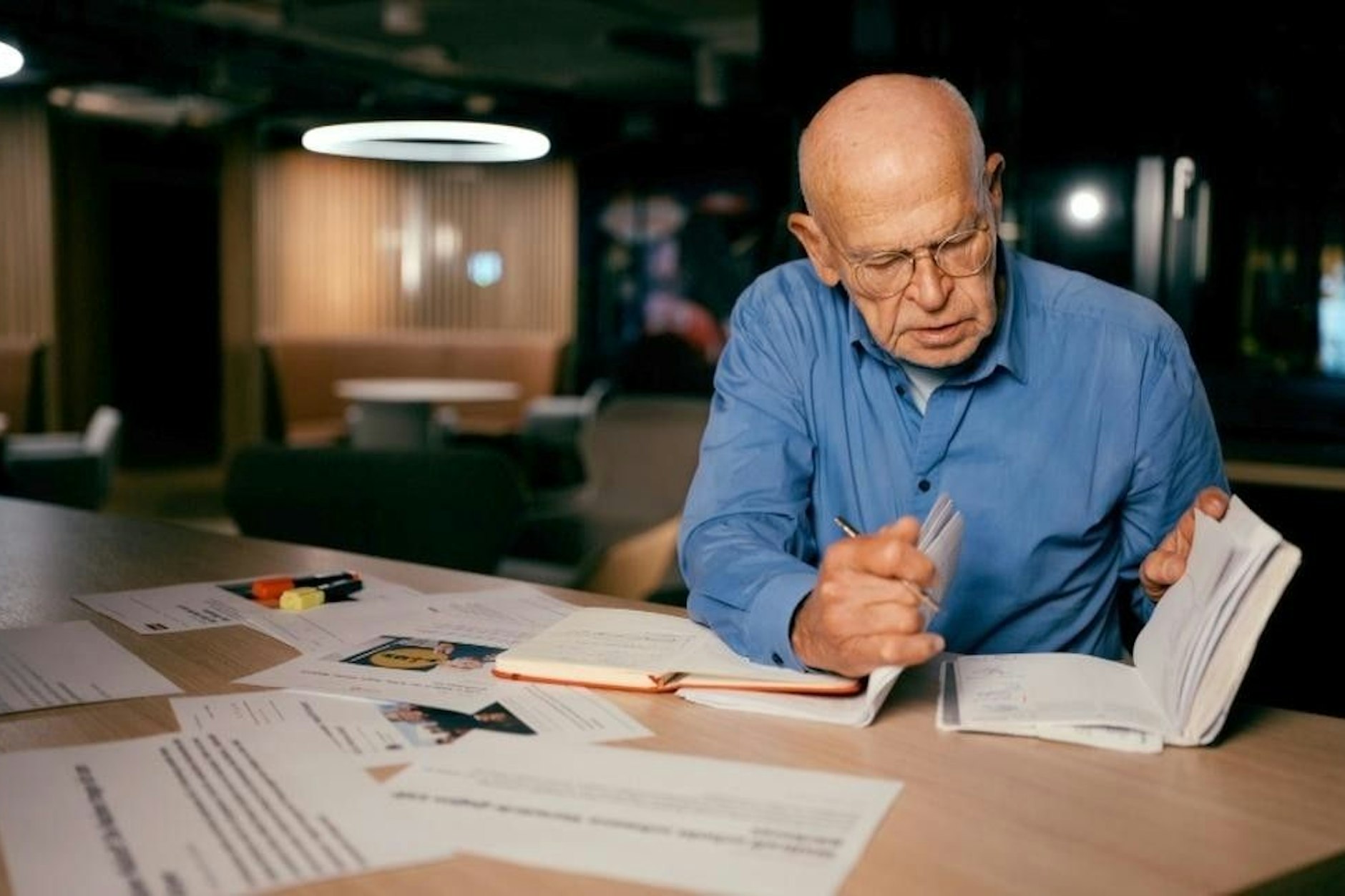 Günter Wallraff recherchierte mit seinem Reporterteam bei einer großen Supermarktkette und wurde fündig.