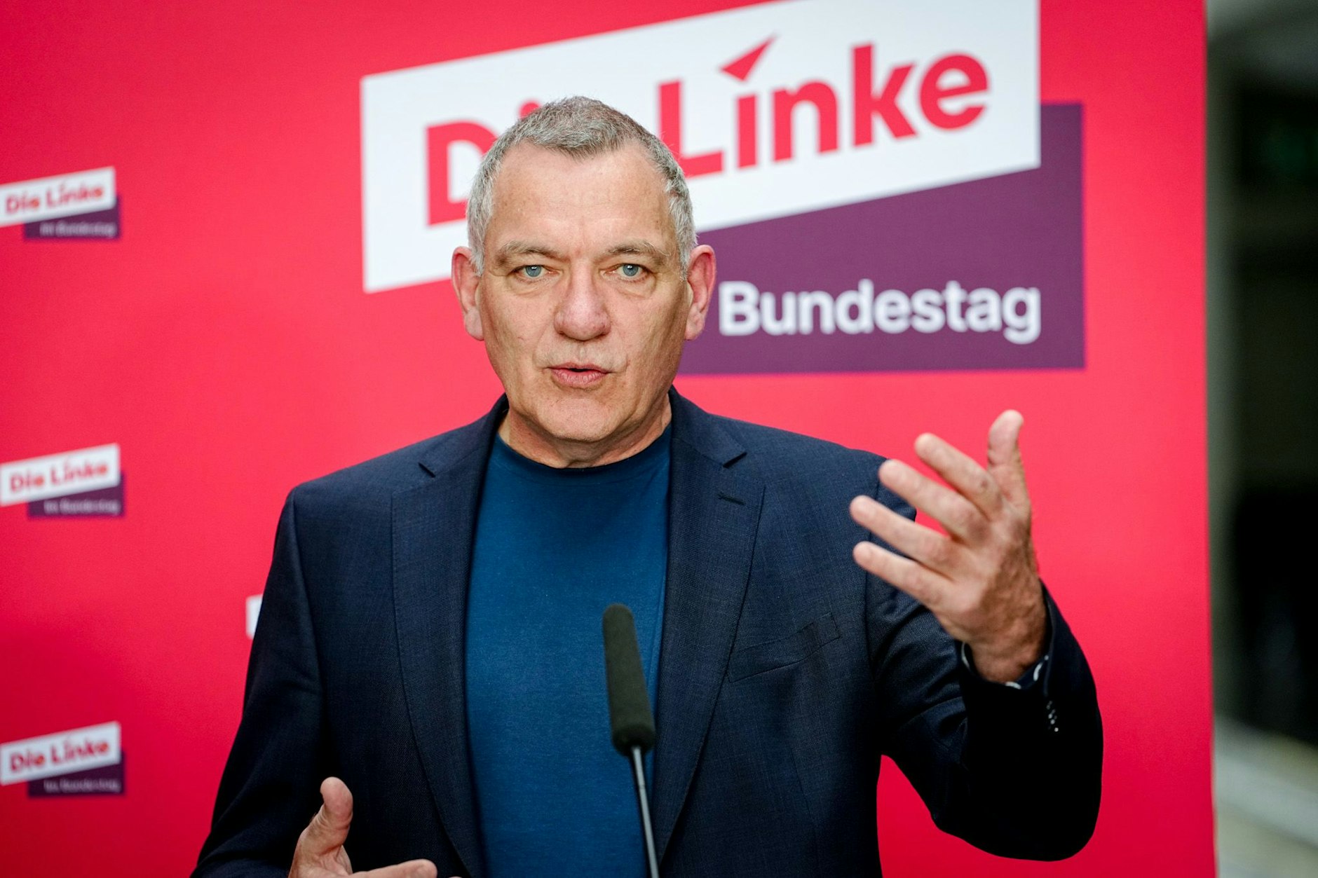 Linken-Vorsitzender Jan van Aken: „Hausaufgaben vertiefen die soziale Spaltung. Lernen gehört in die Schule, nicht ins Wohnzimmer“