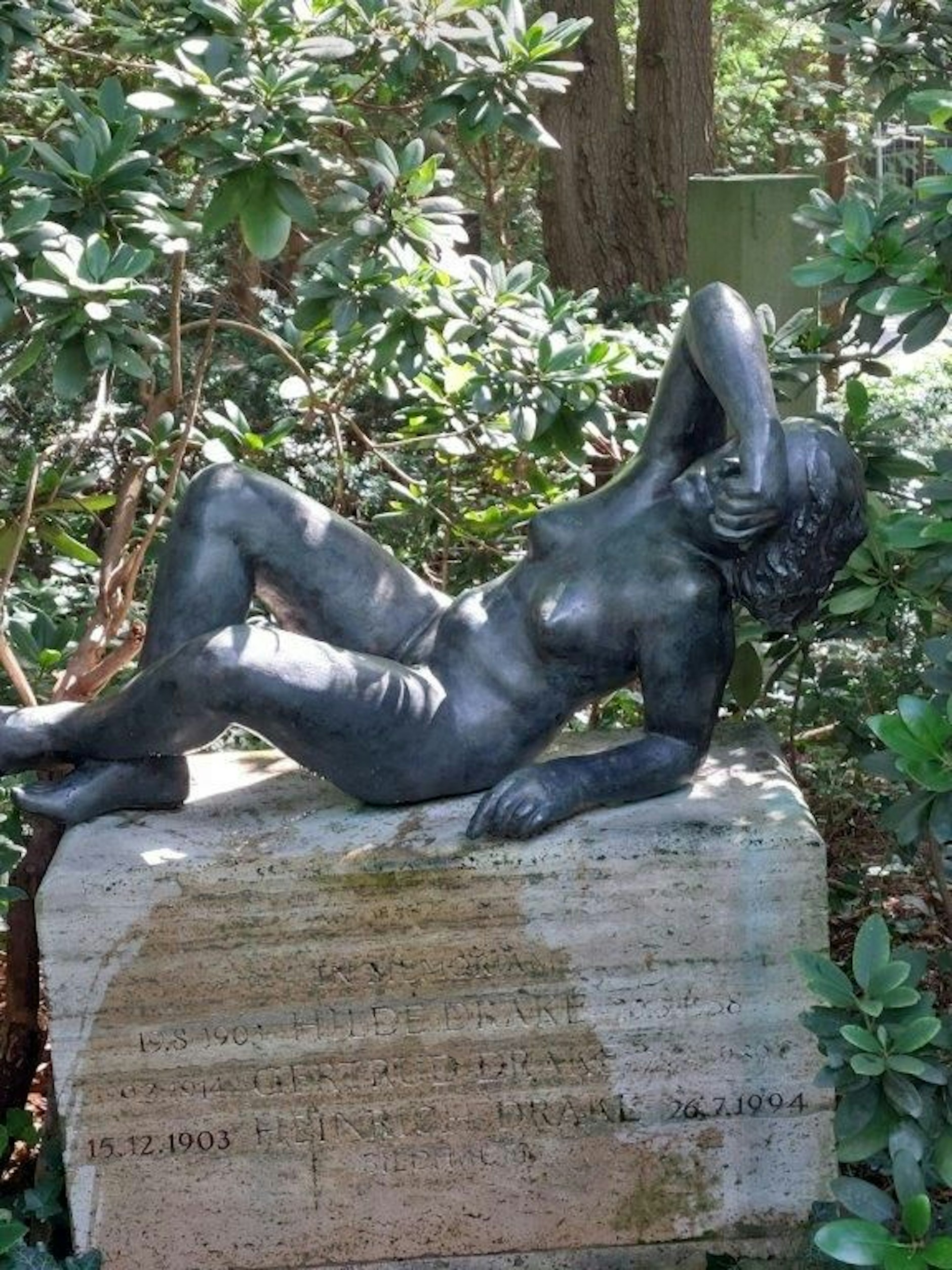 Die „Liegende“ des Künstlers Heinrich Drake wurde im Februar von dessen Grabstein auf dem Friedhof Pankow III gestohlen. 