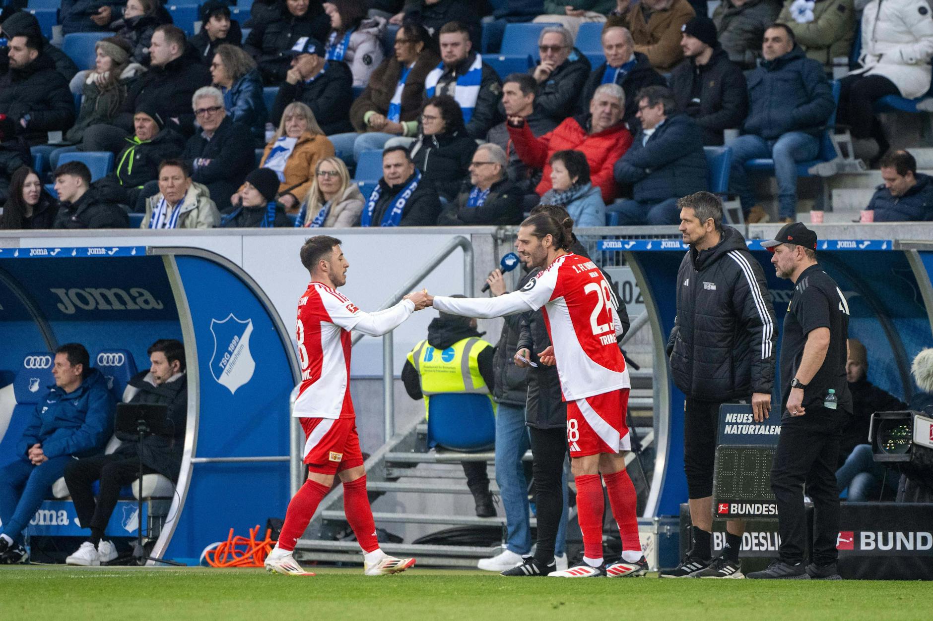 Früher teilten sich die beiden Rechtsverteidiger beim 1. FC Union häufig die Arbeit. Seit drei Spielen stehen sie gemeinsam auf dem Platz.