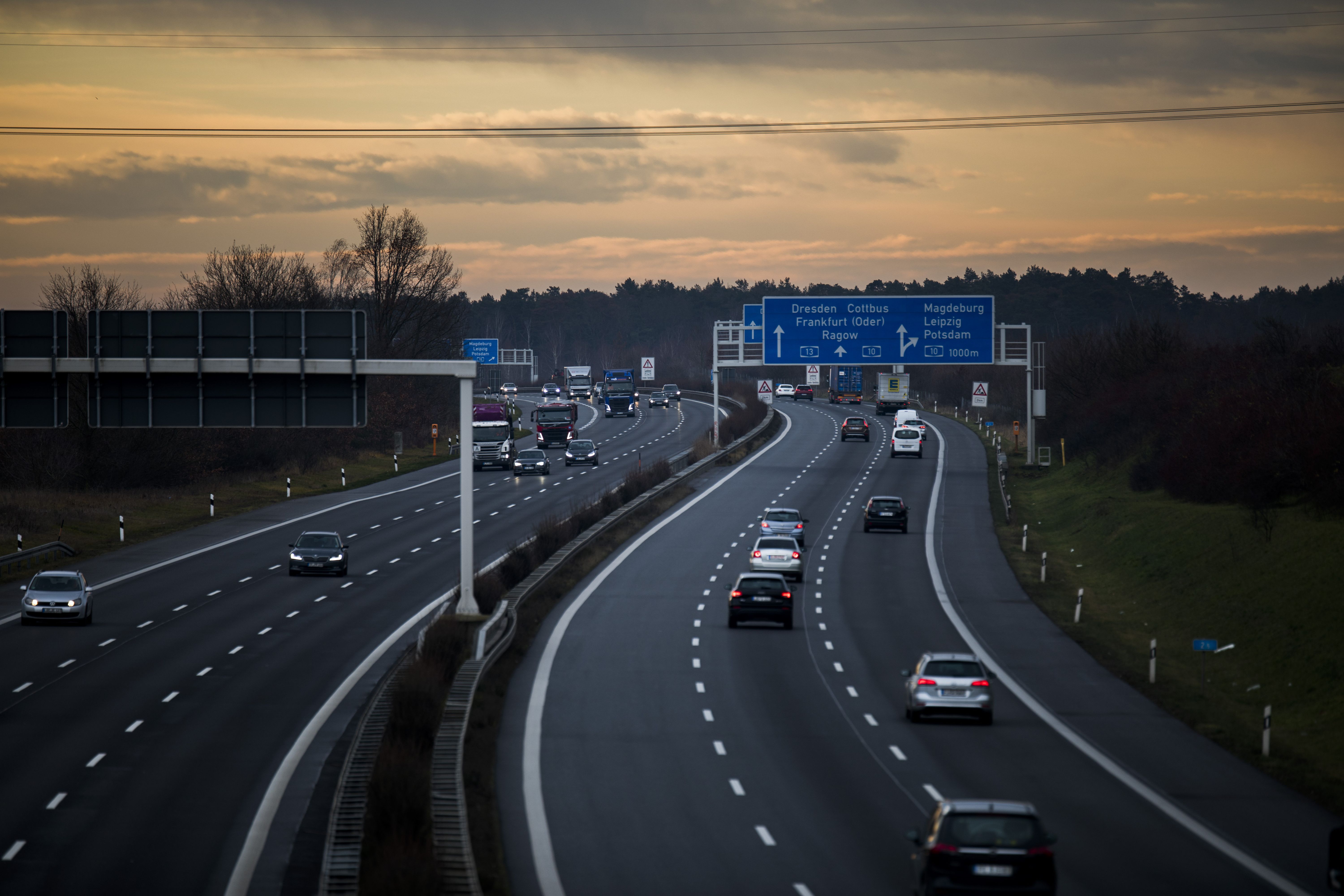 Nächtliche Sperrung der A113: Fanny-Zobel-Brücke in Baumschulenweg wird repariert